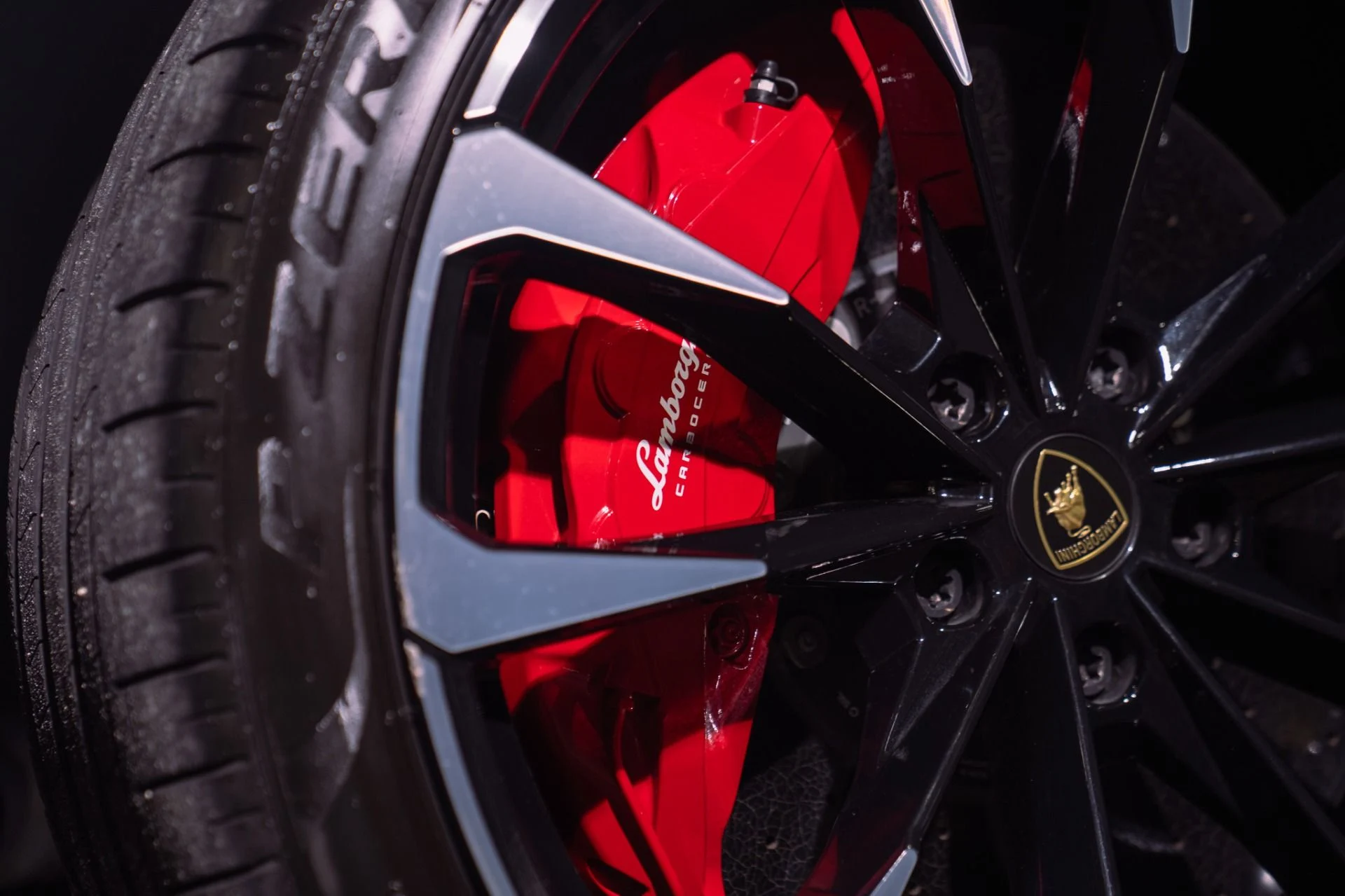 mph015_741984341_Used_2022_Lamborghini_Urus_Full_Carbon_Interior_Package_1792255478_c7f5436e01