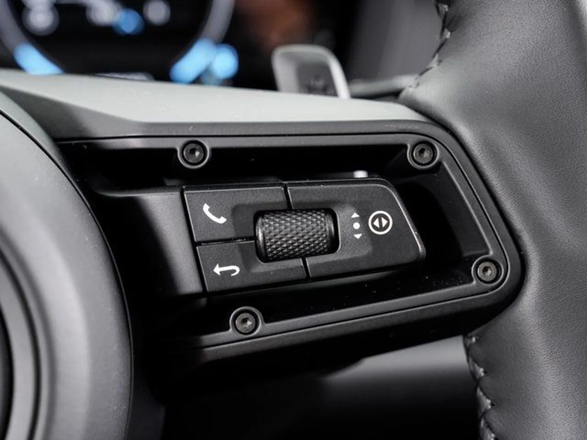 mph015_742233290_2ab6fca585a0a5f03d626bcd9a63a421_00c1ddf0a0