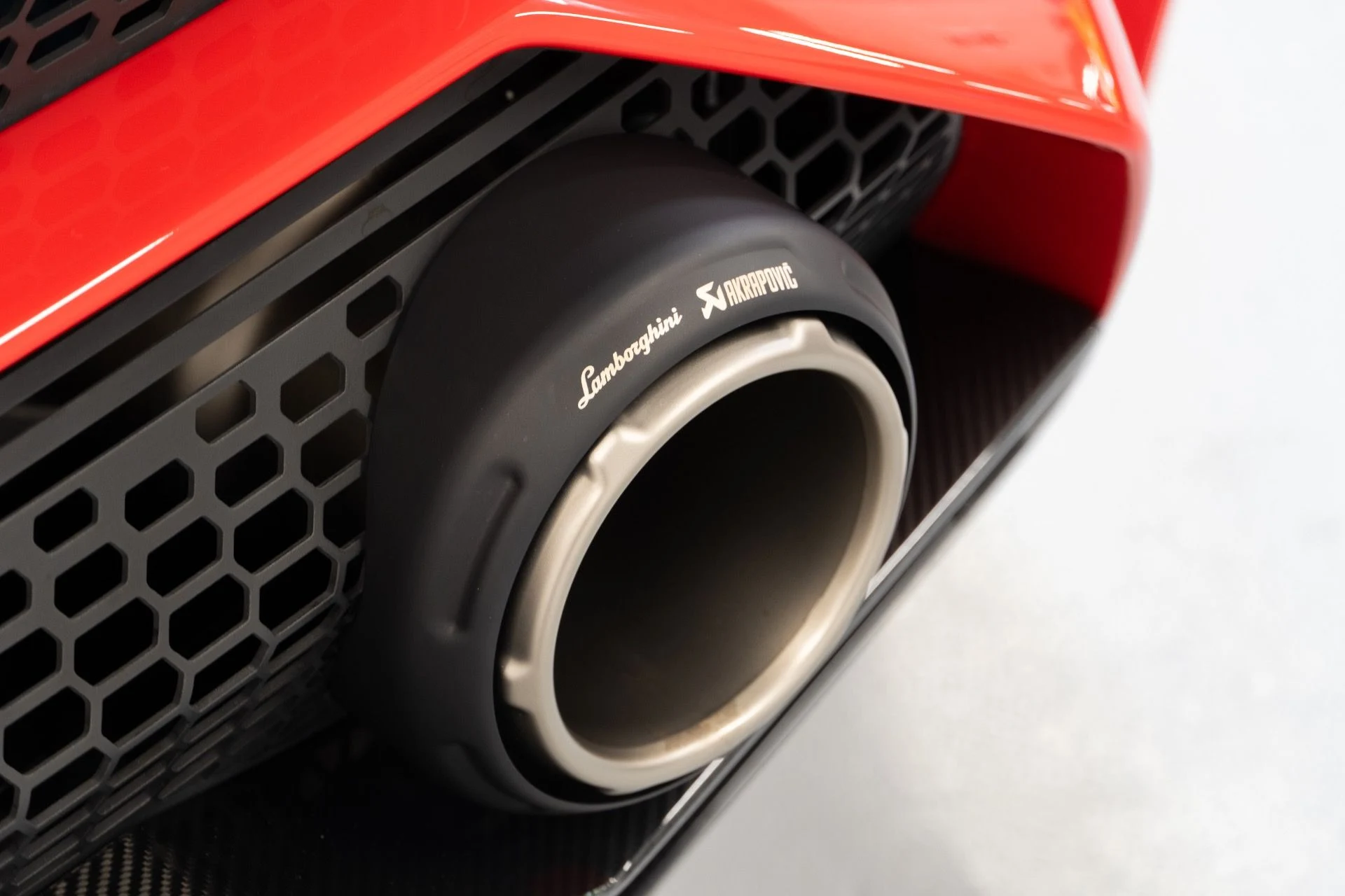 mph015_745701234_Used_2023_Lamborghini_Huracan_STO_1759172938_dea8187934