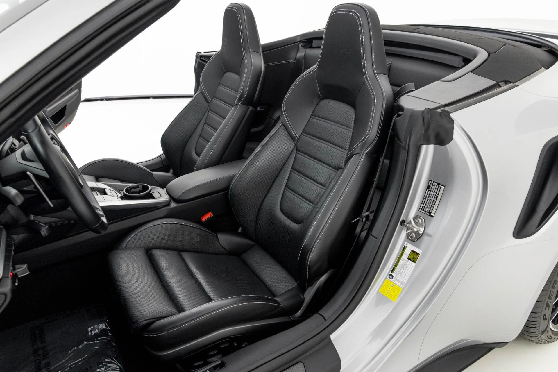 mph015_746936326_Used_2022_Porsche_911_Turbo_S_1764184612_b2a211eb69