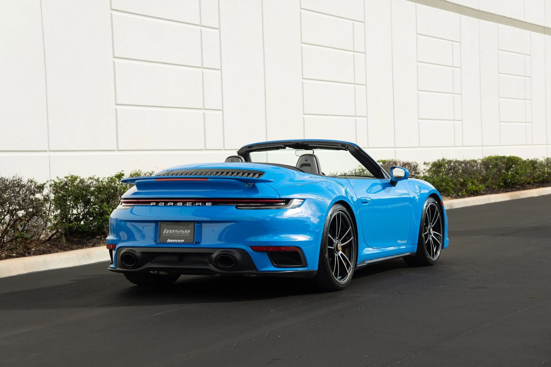 mph015_747967605_Used_2023_Porsche_911_Turbo_S_1759285627_f68d22a7ab