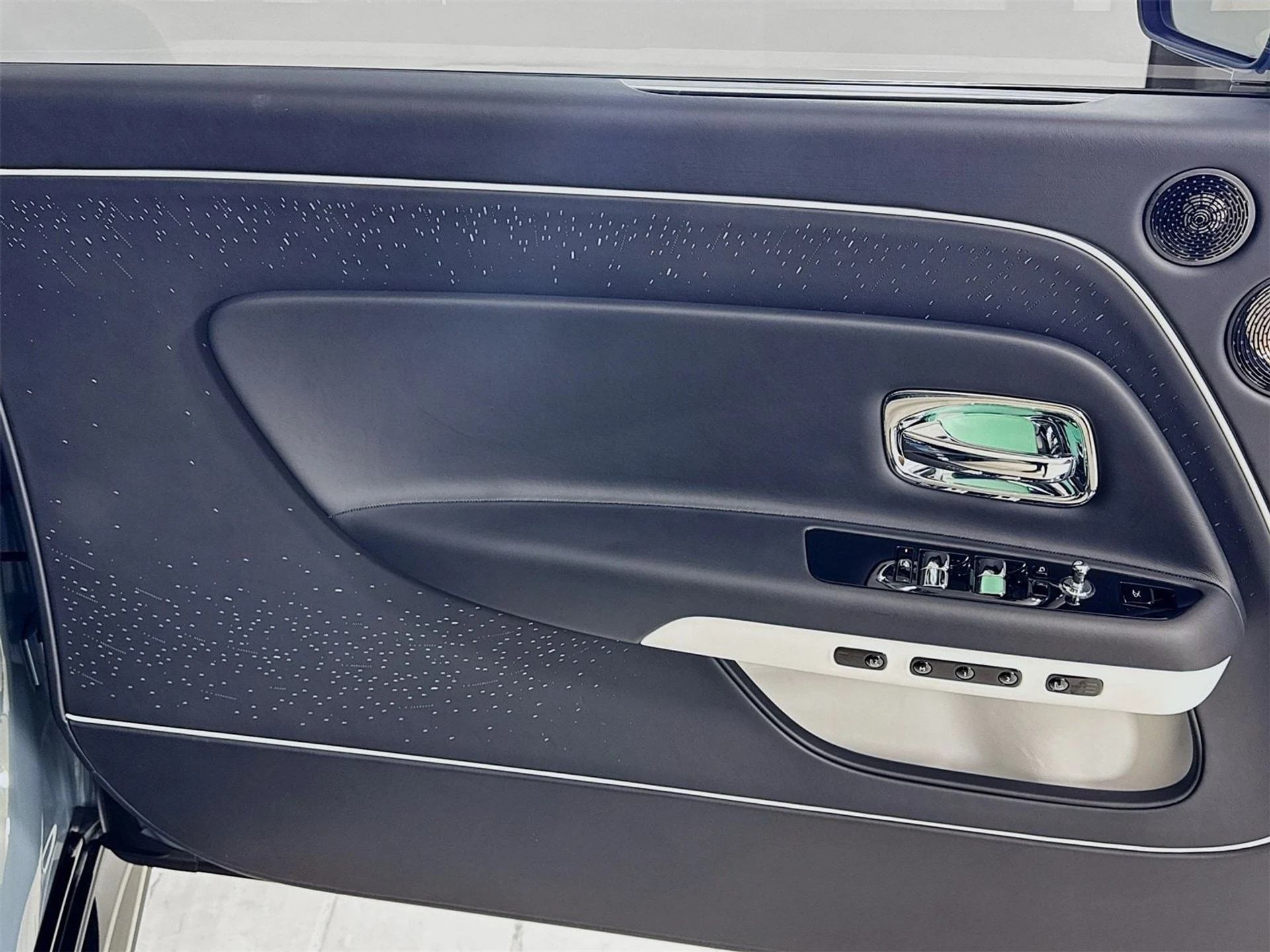 mph015_751240117_f72b31ad414535d184f8f0b5852d867cx_a42c180dc0