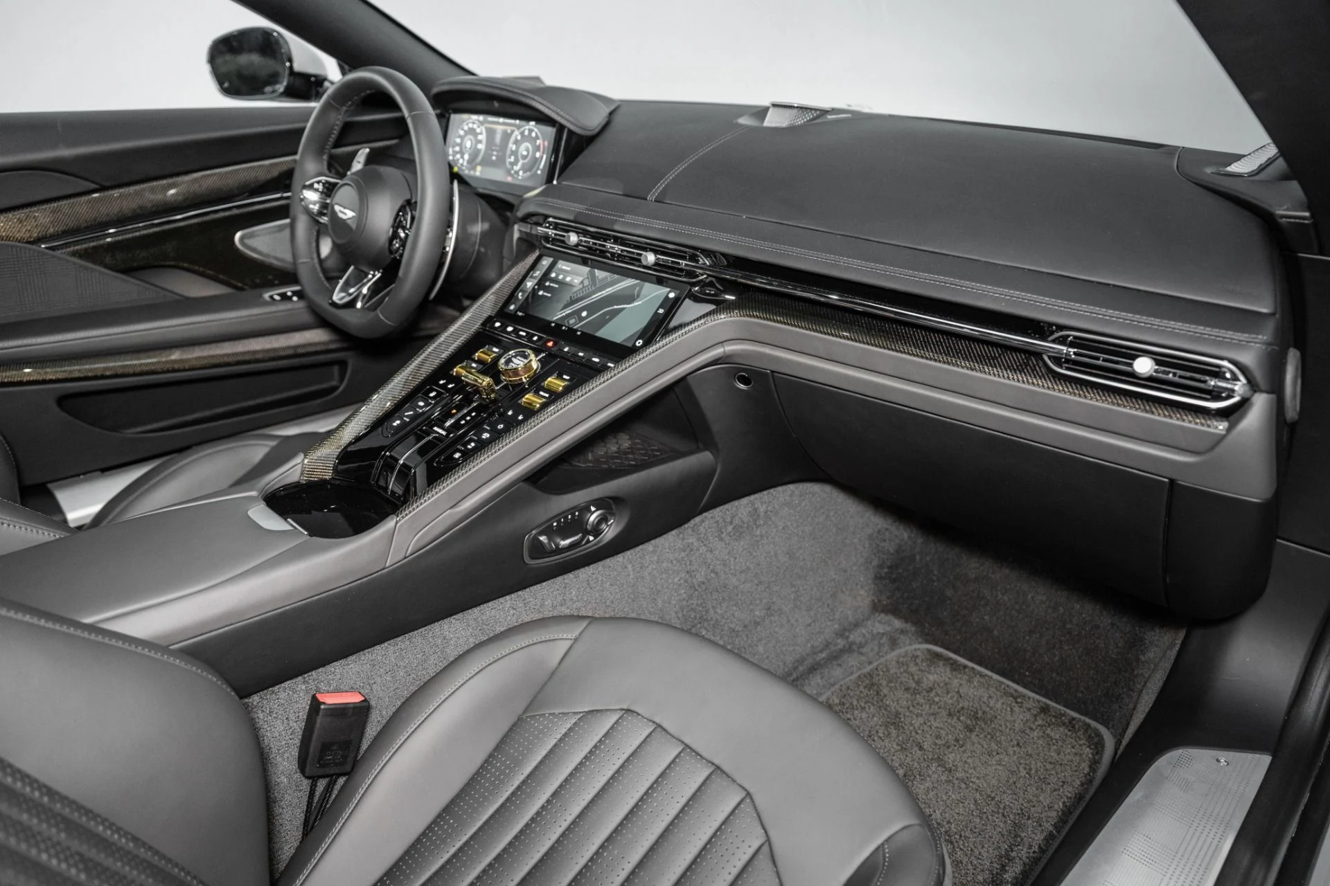 mph015_752146105_New_2026_Aston_Martin_DB_12_Gold_Finger_V8_1764191230_e13b97ea1f