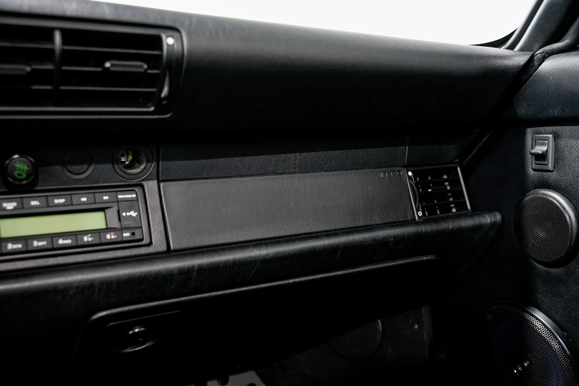 mph015_754905927_427f83a9e83363b7d3c2c37d7b8fcb6bx_6164a61eed