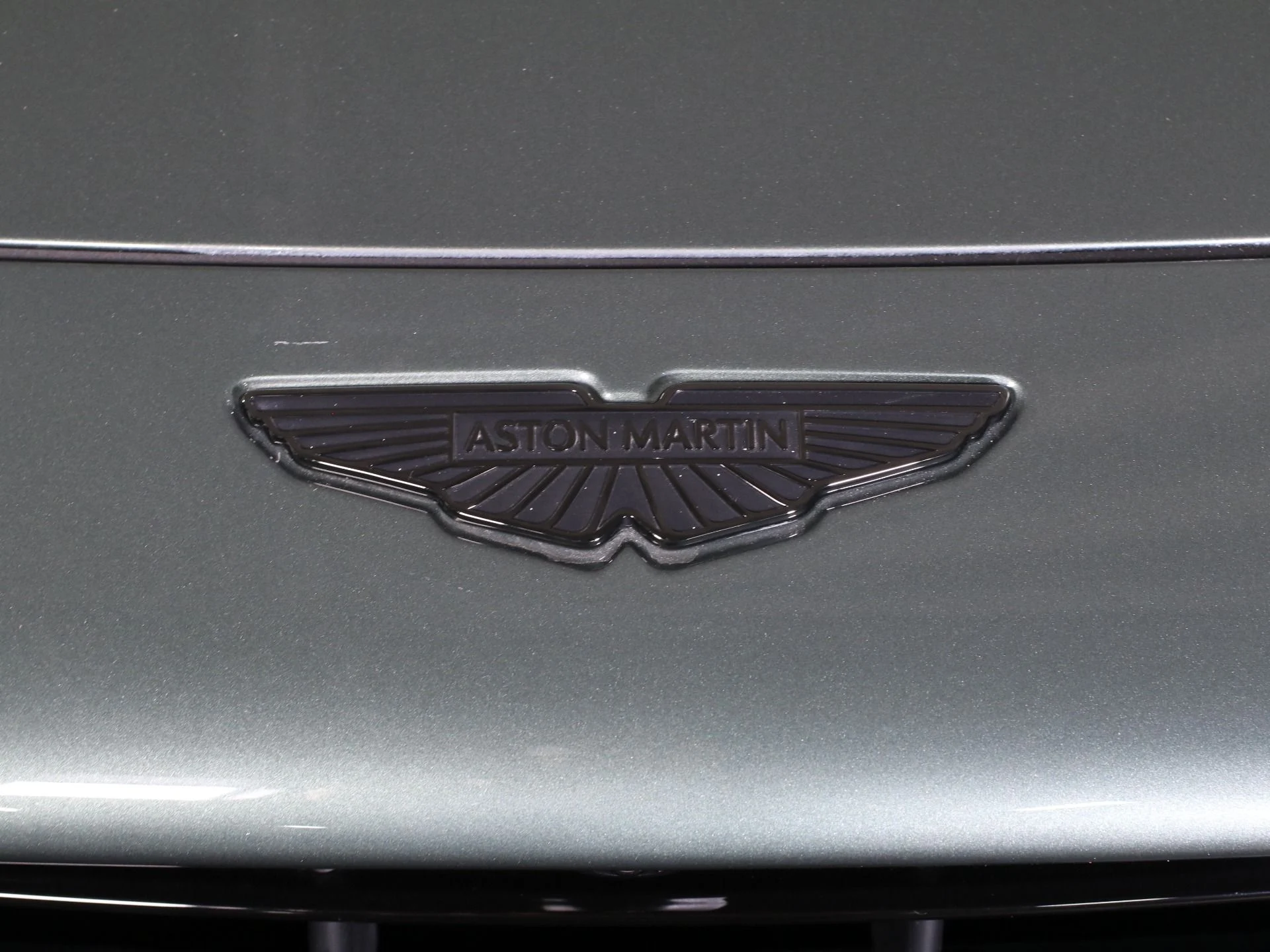 mph015_755864203_New_2025_Aston_Martin_DB_12_1763585556_19850b401a