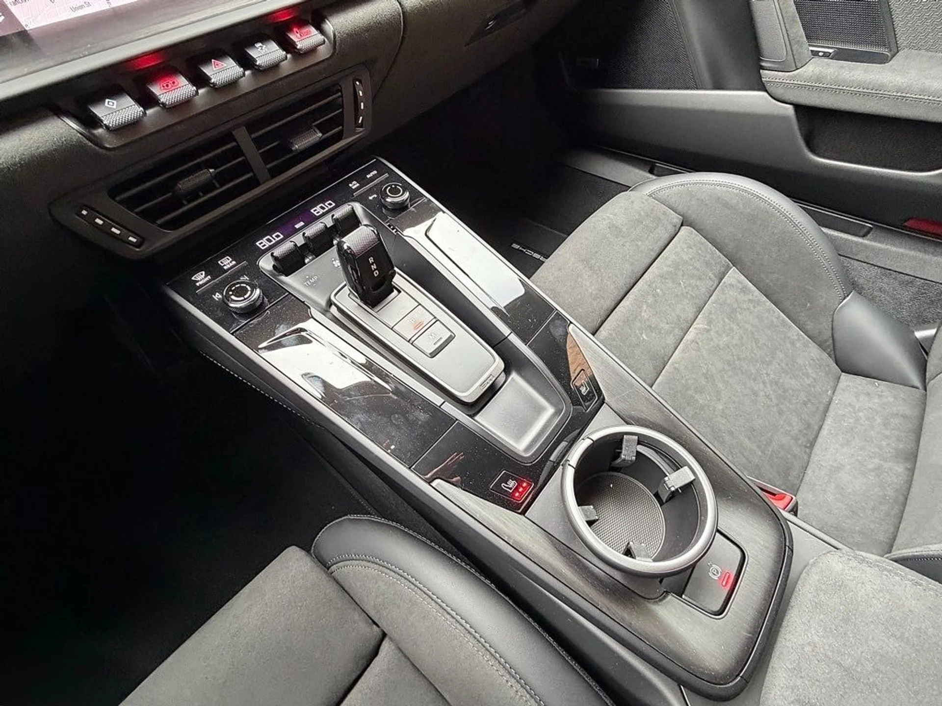 mph015_757822_ad299bbb8febe08abaf1dc99090a52a6x_427dcc9bde