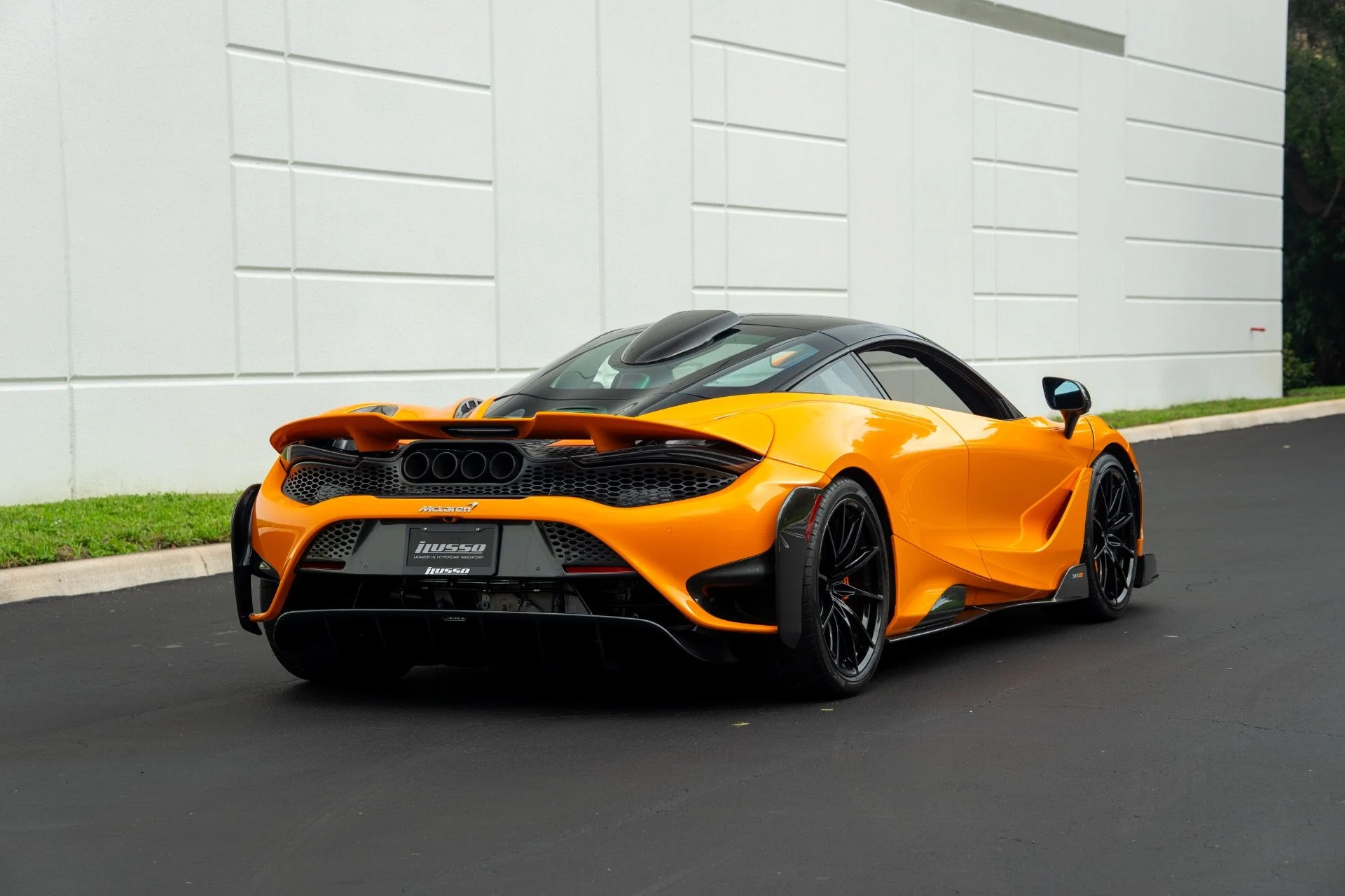 mph015_759696022_Used_2021_Mc_Laren_765_LT_1757087774_99f5d8b628