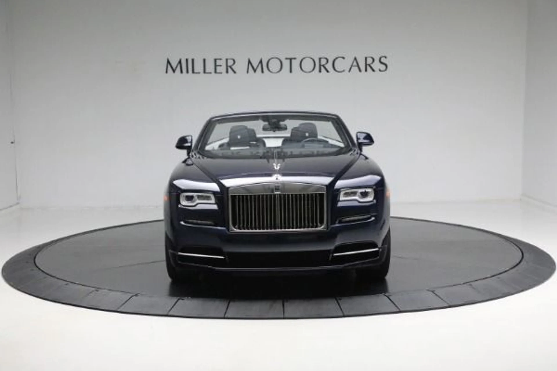 mph015_759831060_Used_2018_Rolls_Royce_Dawn_ff3cb570c8