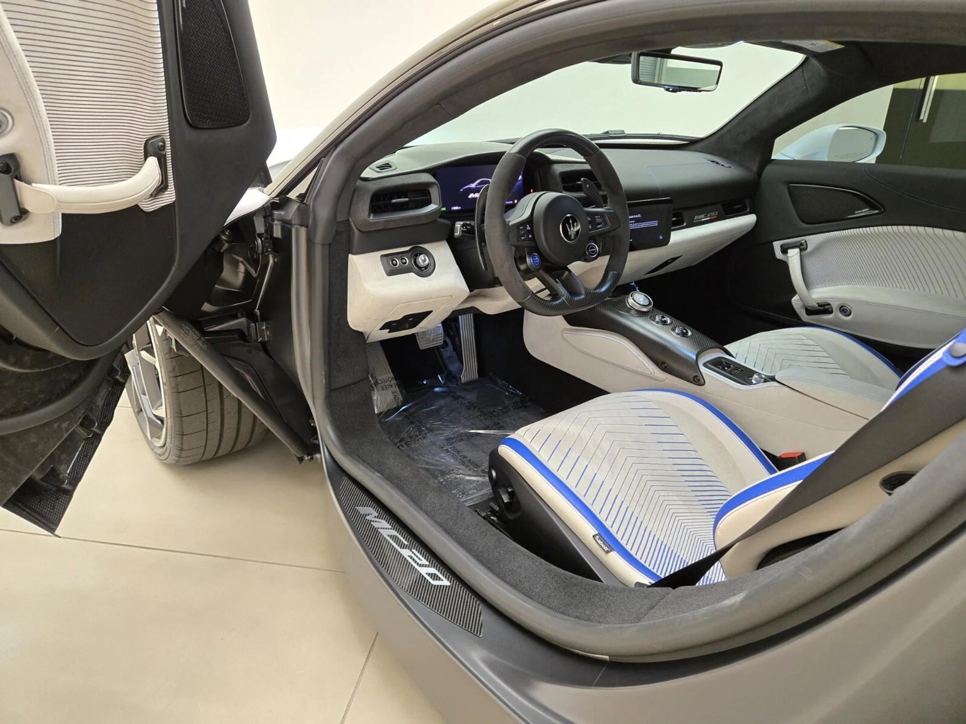 mph015_761138748_Used_2023_Maserati_MC_20_1762849613_74515e4d7e