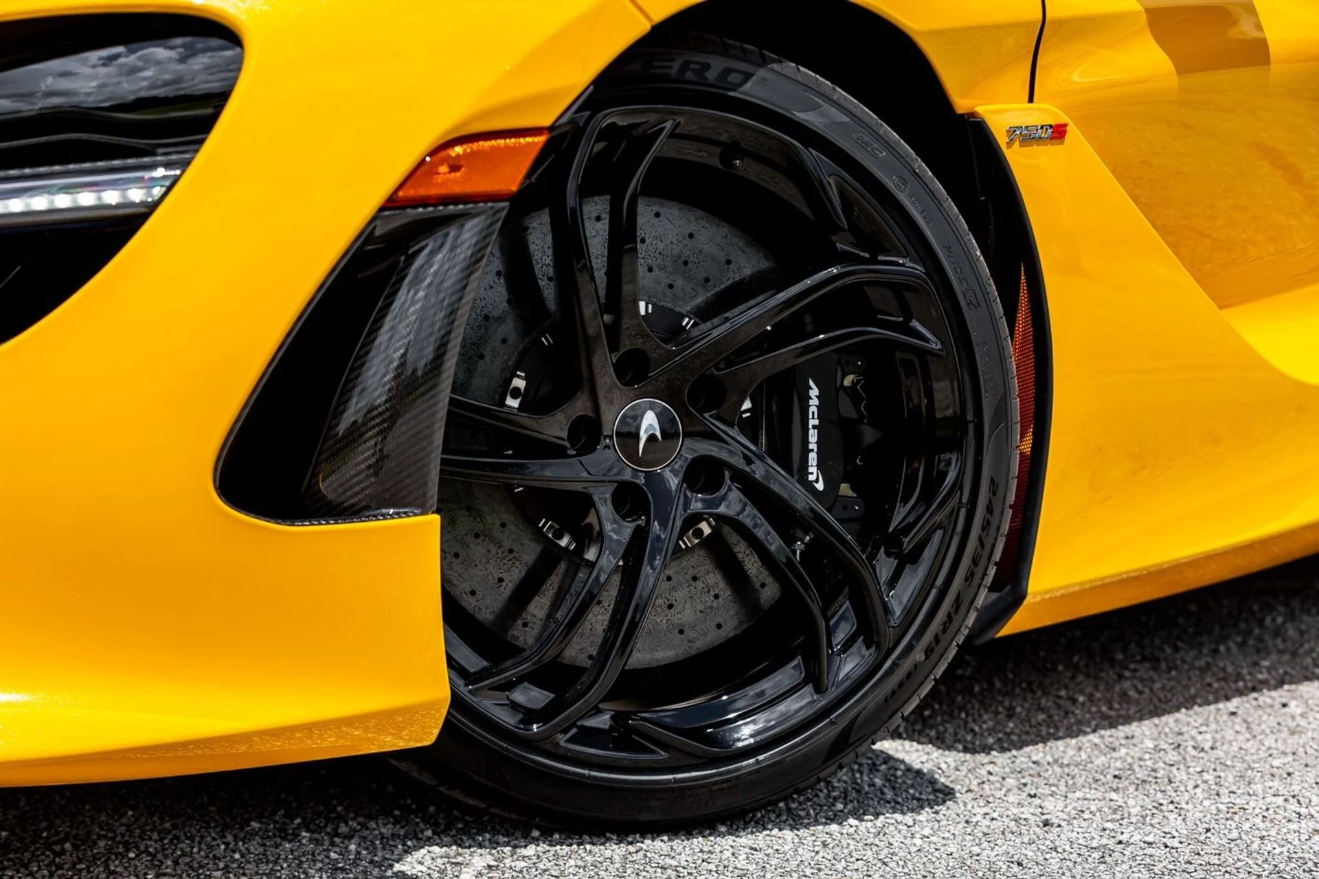 mph015_766207972_437_p16_l_89aec4b54a