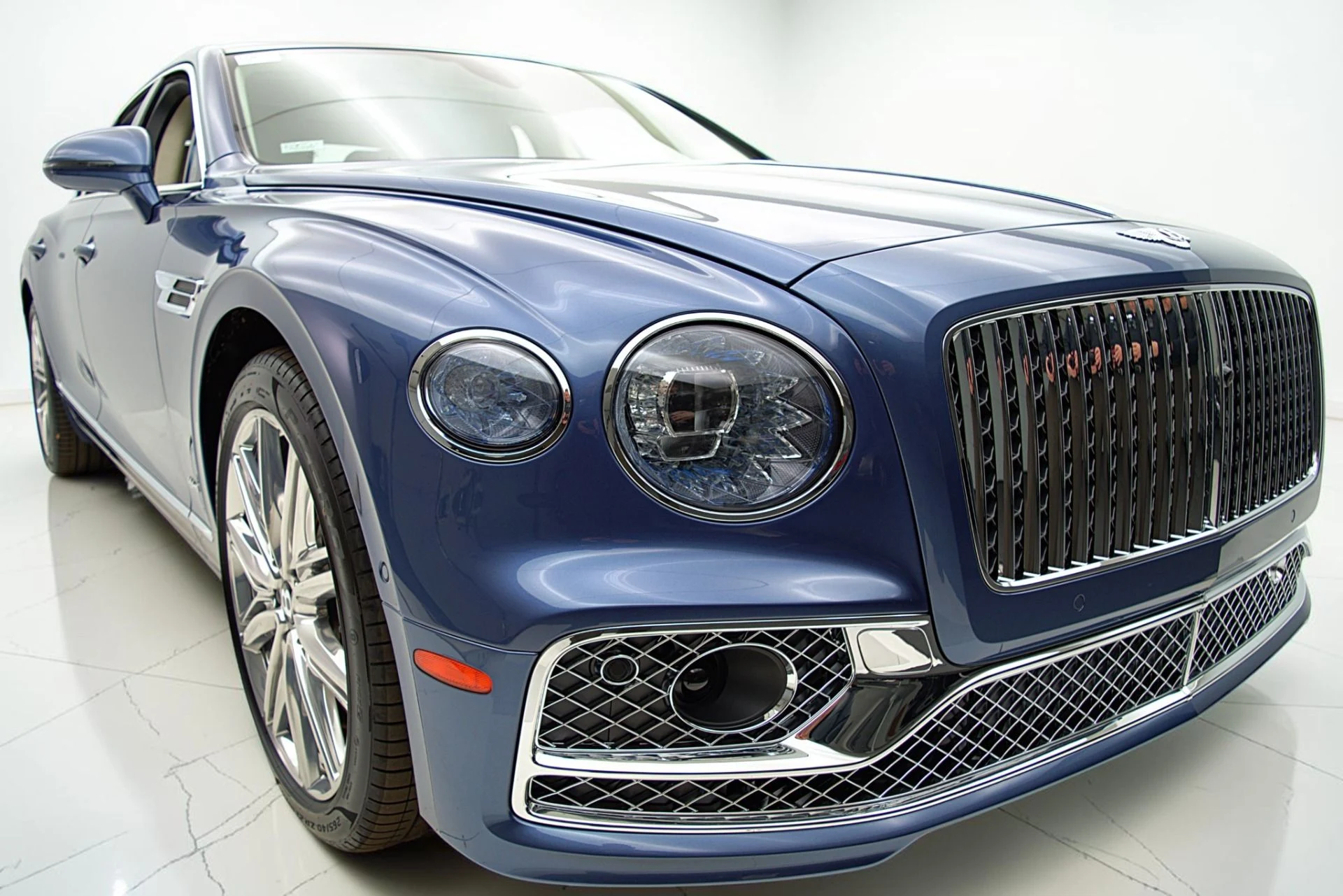 mph015_770376255_Used_2022_Bentley_Flying_Spur_Hybrid_026b89d2aa