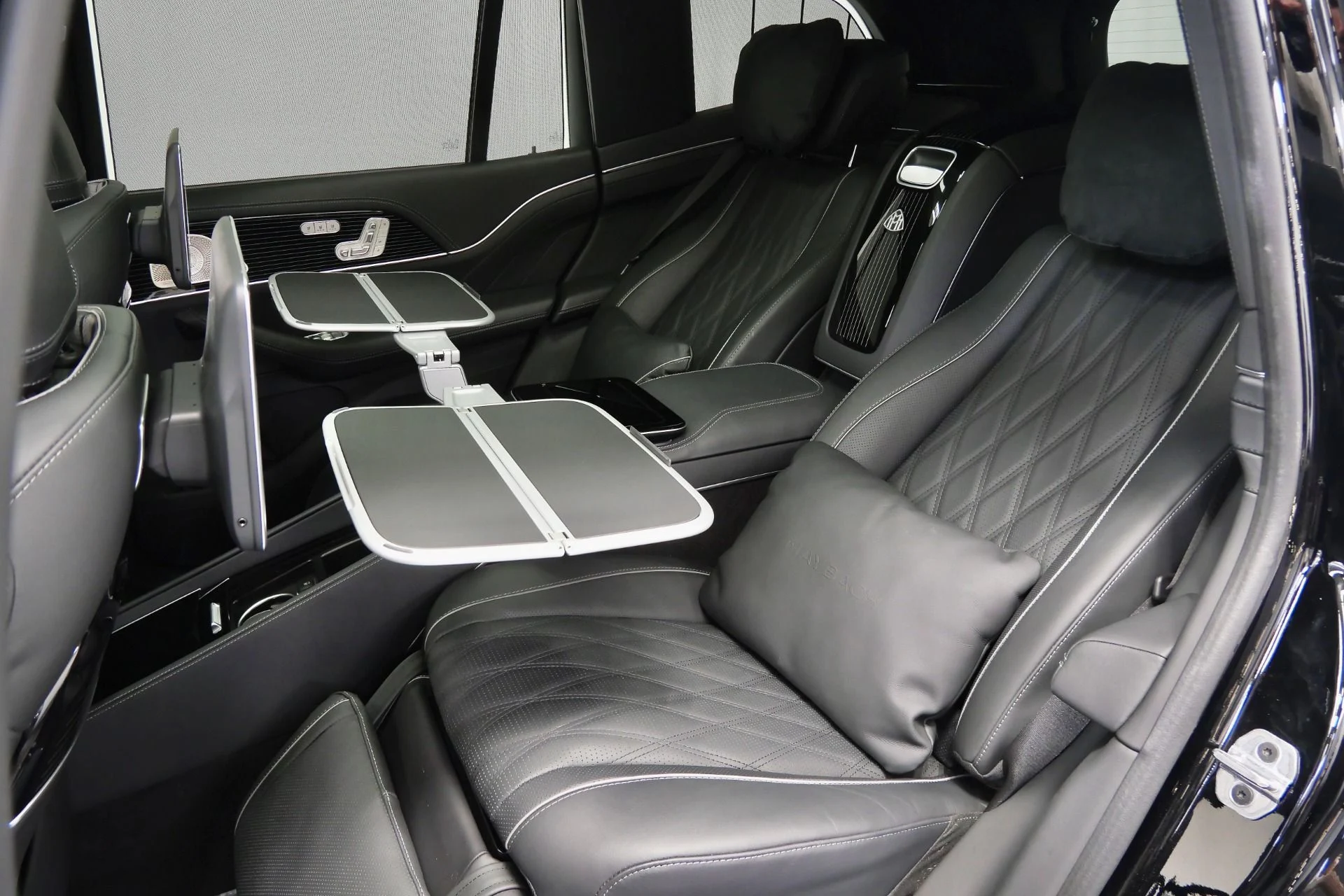 mph015_771130104_Used_2025_Mercedes_Benz_Maybach_GLS_600_4_MATIC_Monoblock_Wheels_4_Seat_Configuration_Rear_Entertainment_1776793710_57a894af4d