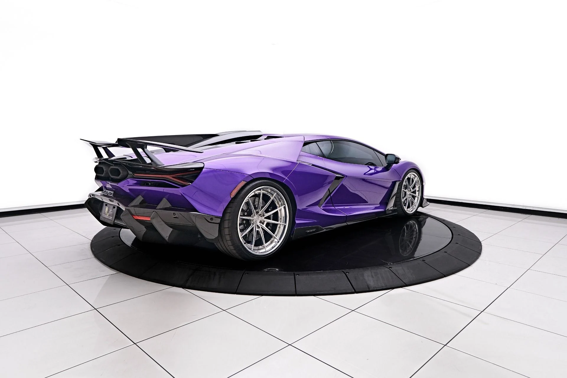 mph015_777521158_Used_2024_Lamborghini_Revuelto_Base_1756862219_1314d50d3d