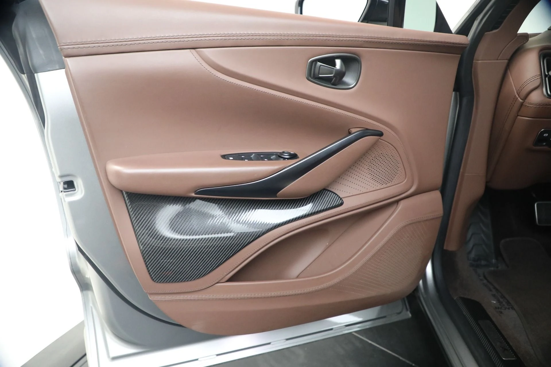 mph015_782897436_Used_2023_Aston_Martin_DBX_707_1773406329_4d40a2b0f8