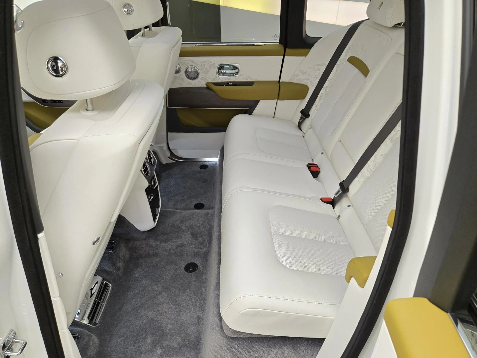 mph015_78357816_New_2027_Rolls_Royce_Cullinan_1792818905_2ac988a891