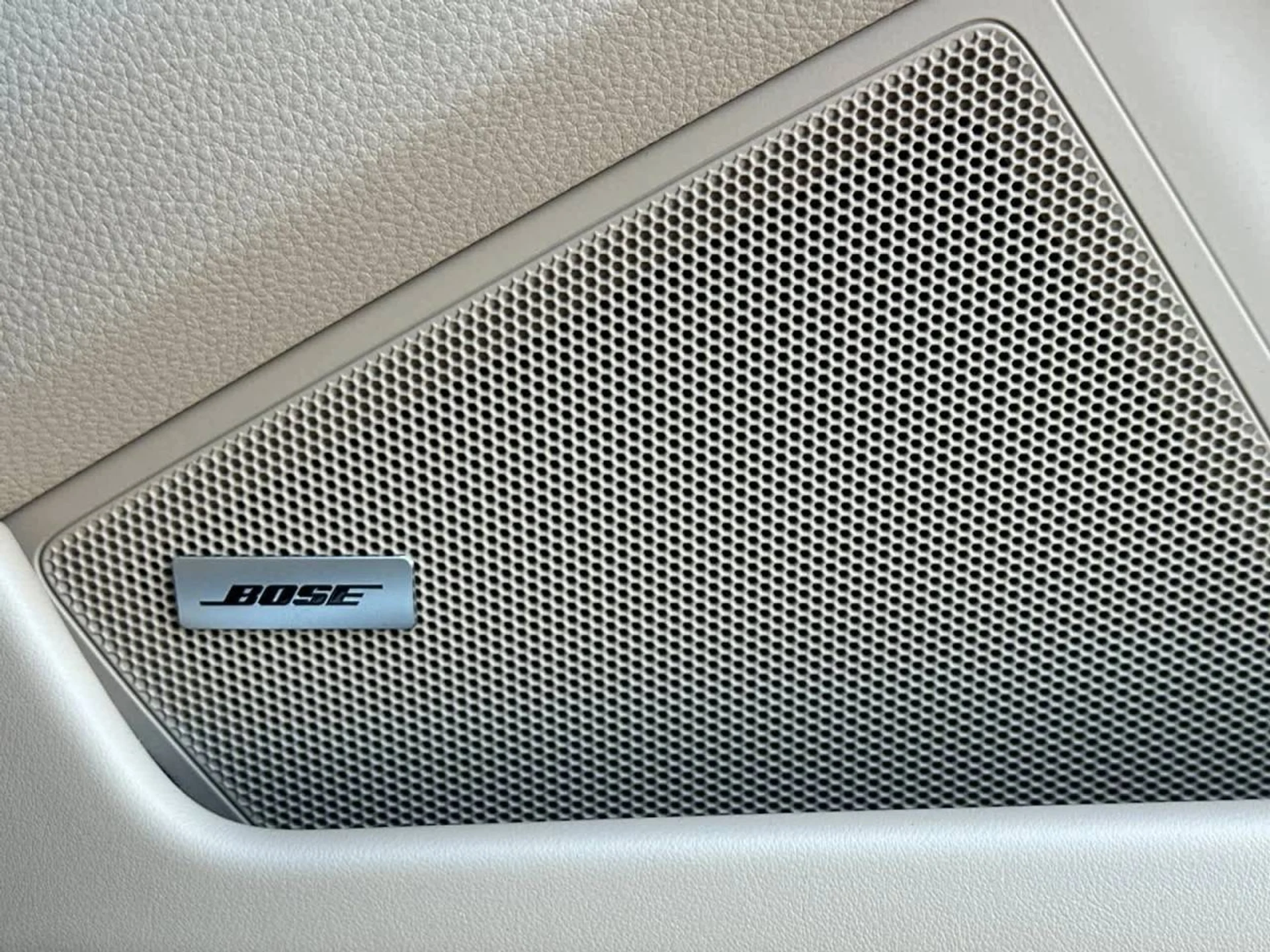 mph015_784981757_16_5bb9ea5457