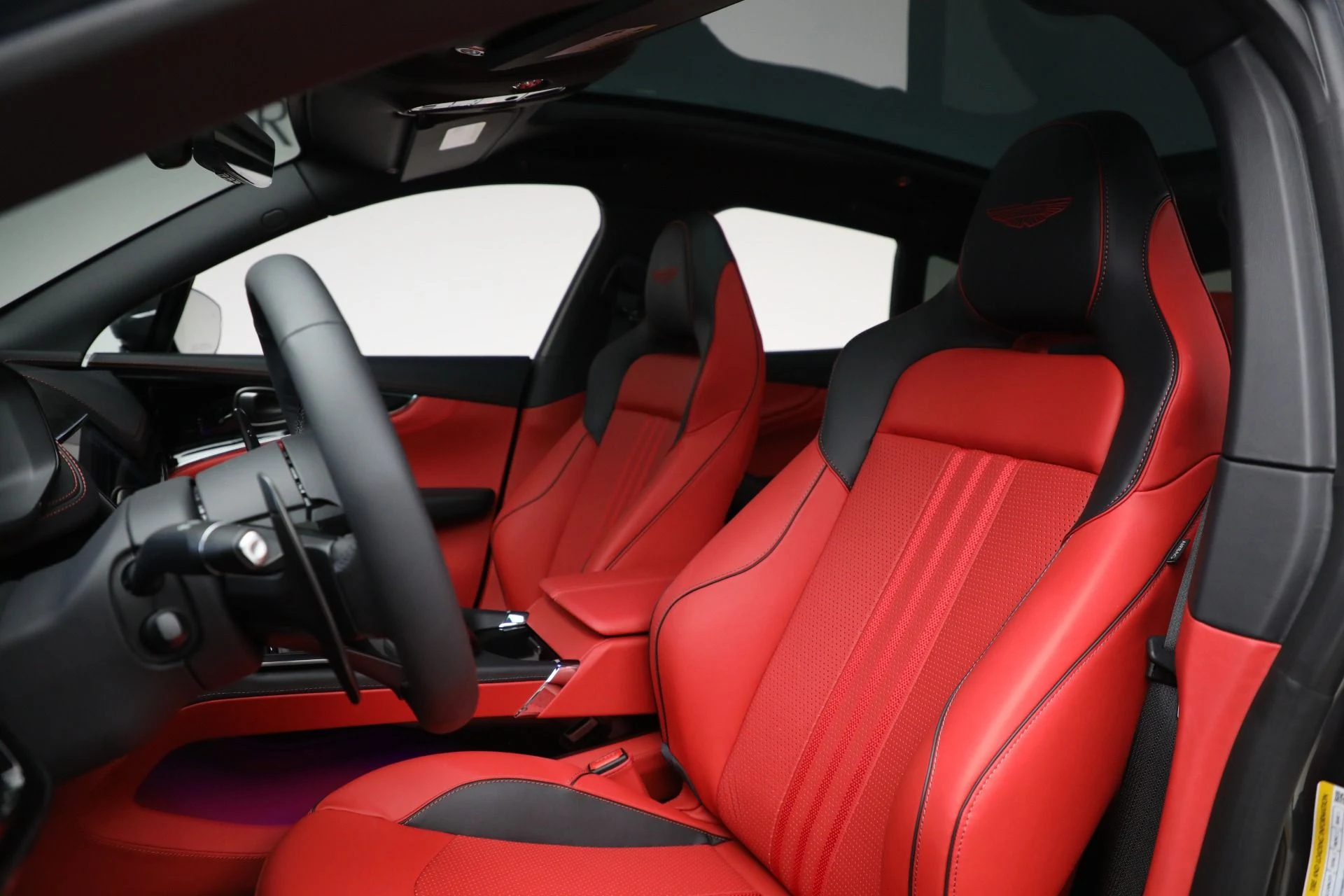 mph015_789878733_New_2025_Aston_Martin_DBX_707_1259d5b547