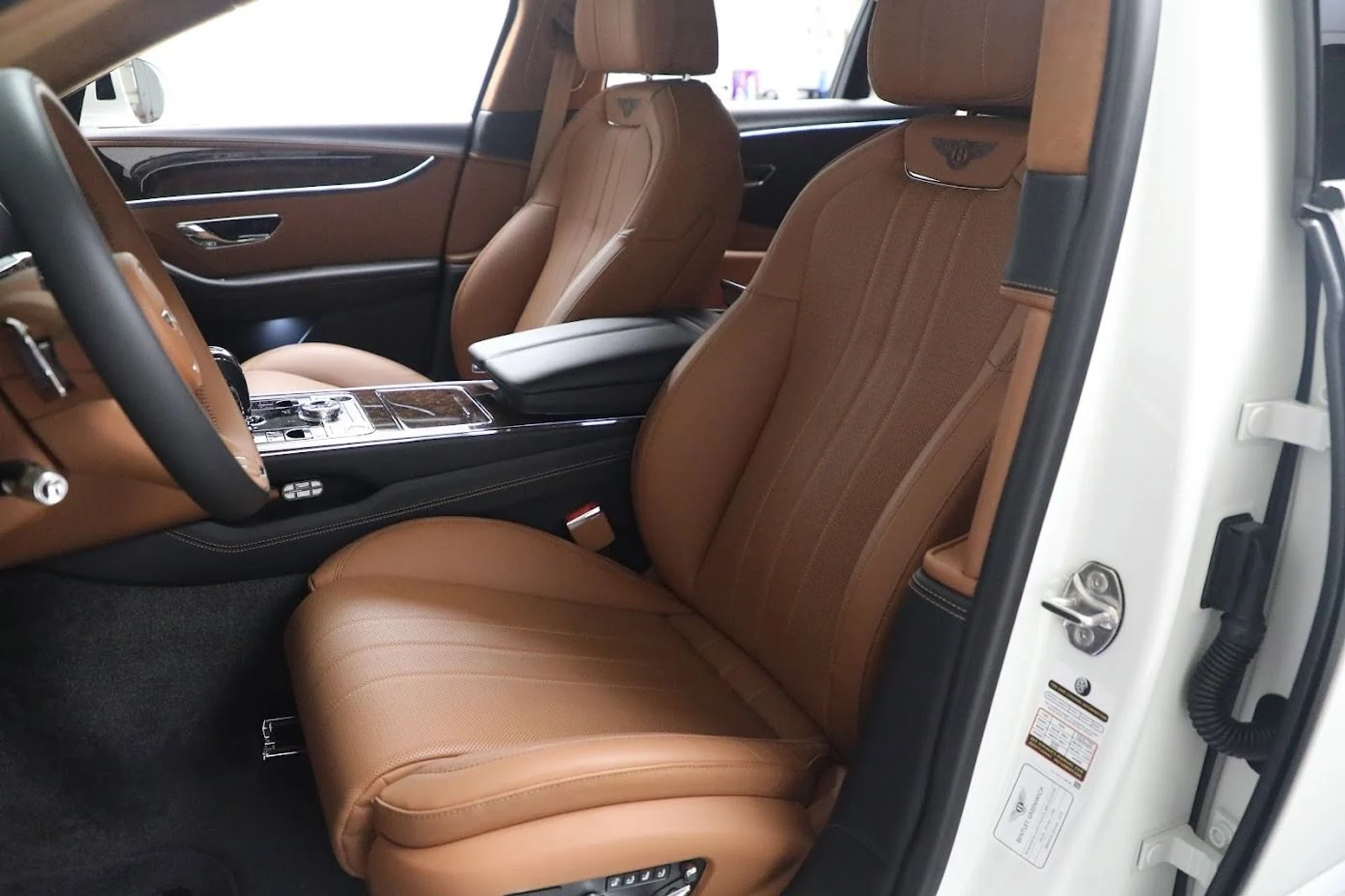 mph015_793869288_Used_2022_Bentley_Flying_Spur_Hybrid_44a8e8f6f1