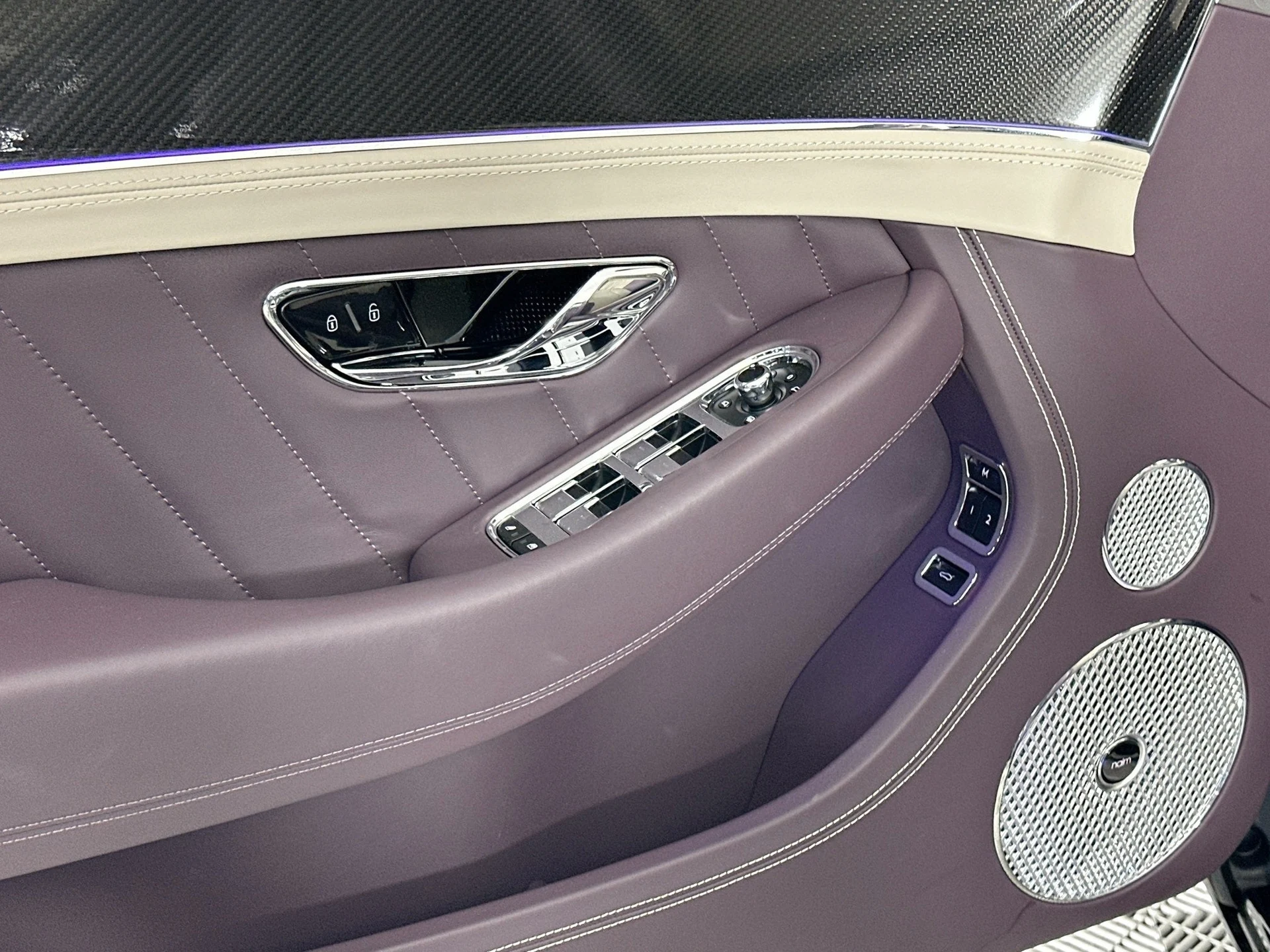 mph015_796836425_16_9a638b57e7