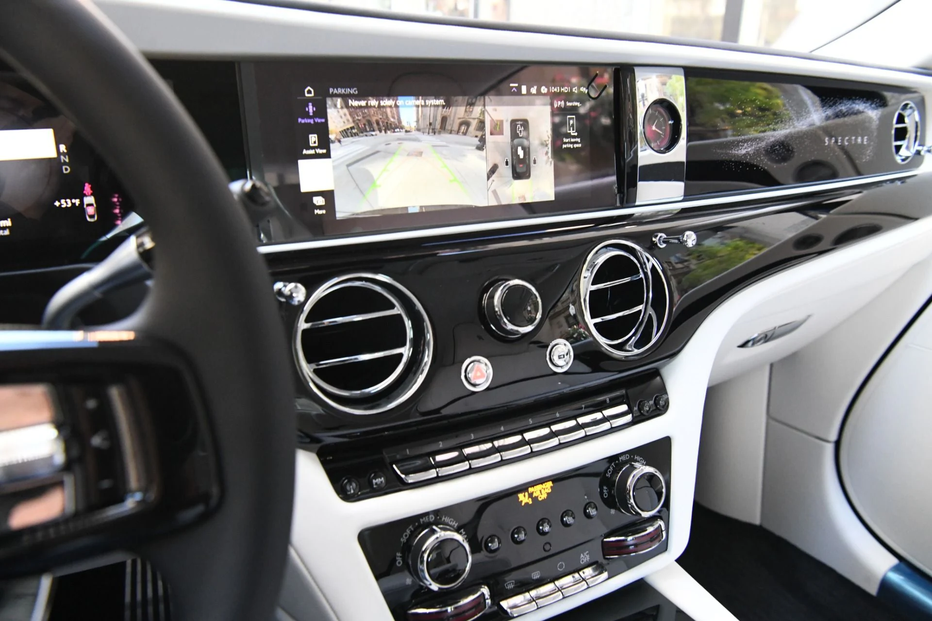 mph015_797535439_11990_p17_l_f9638540ac