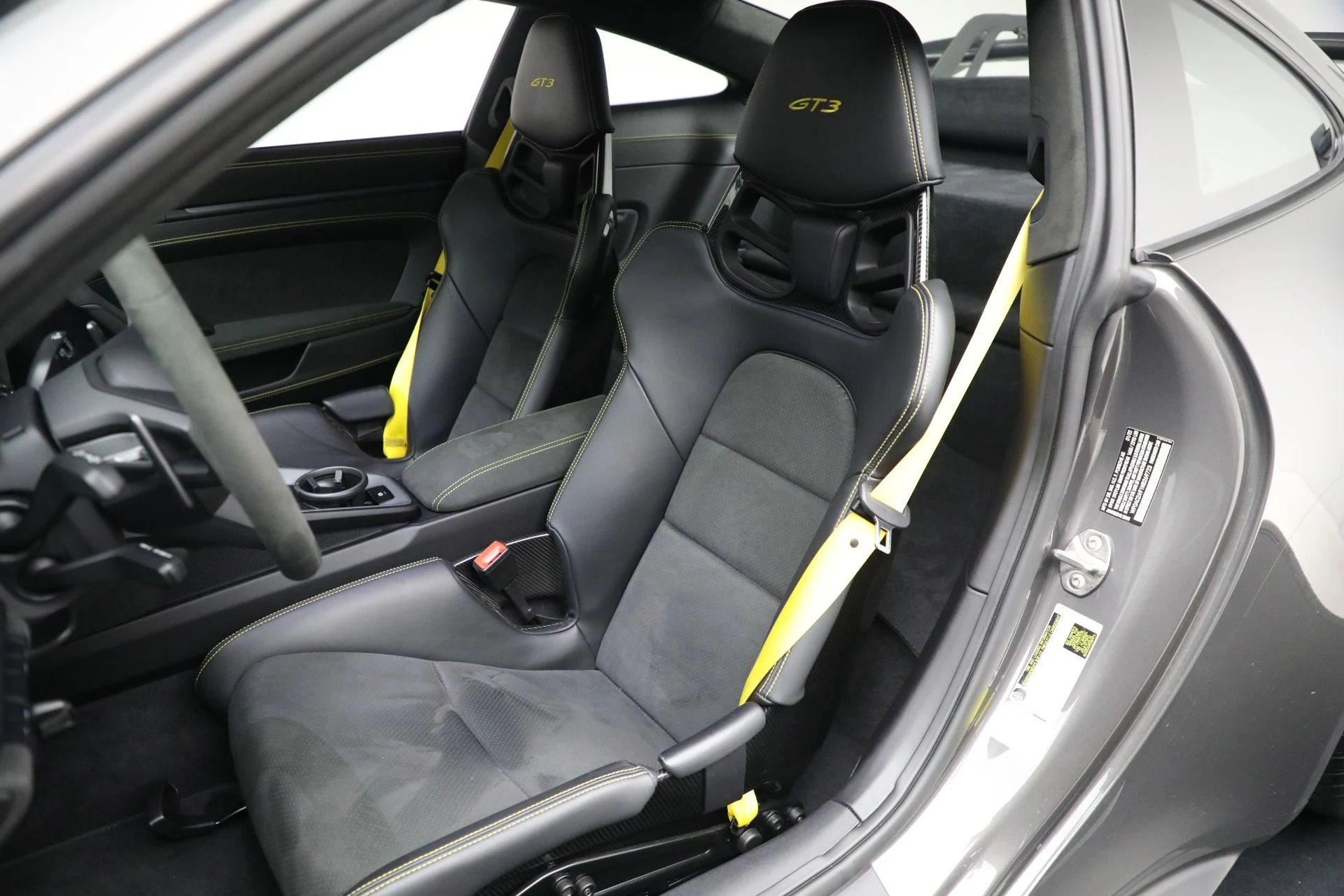 mph015_798549201_Used_2022_Porsche_911_GT_3_1761596915_8811993dd0