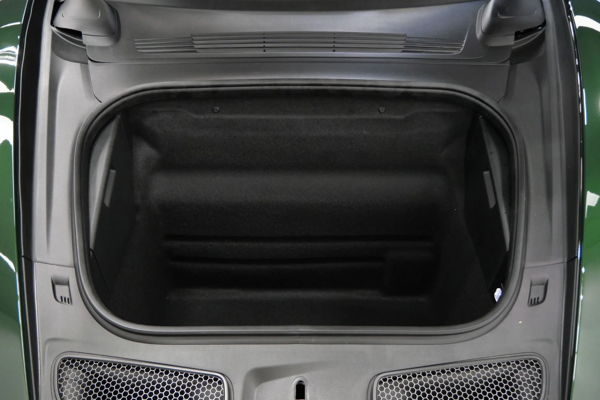 mph015_799946722_Used_2026_Porsche_911_GT_3_Weissach_Package_6_Speed_Manual_Delivery_Miles_1773426266_ff150da30e