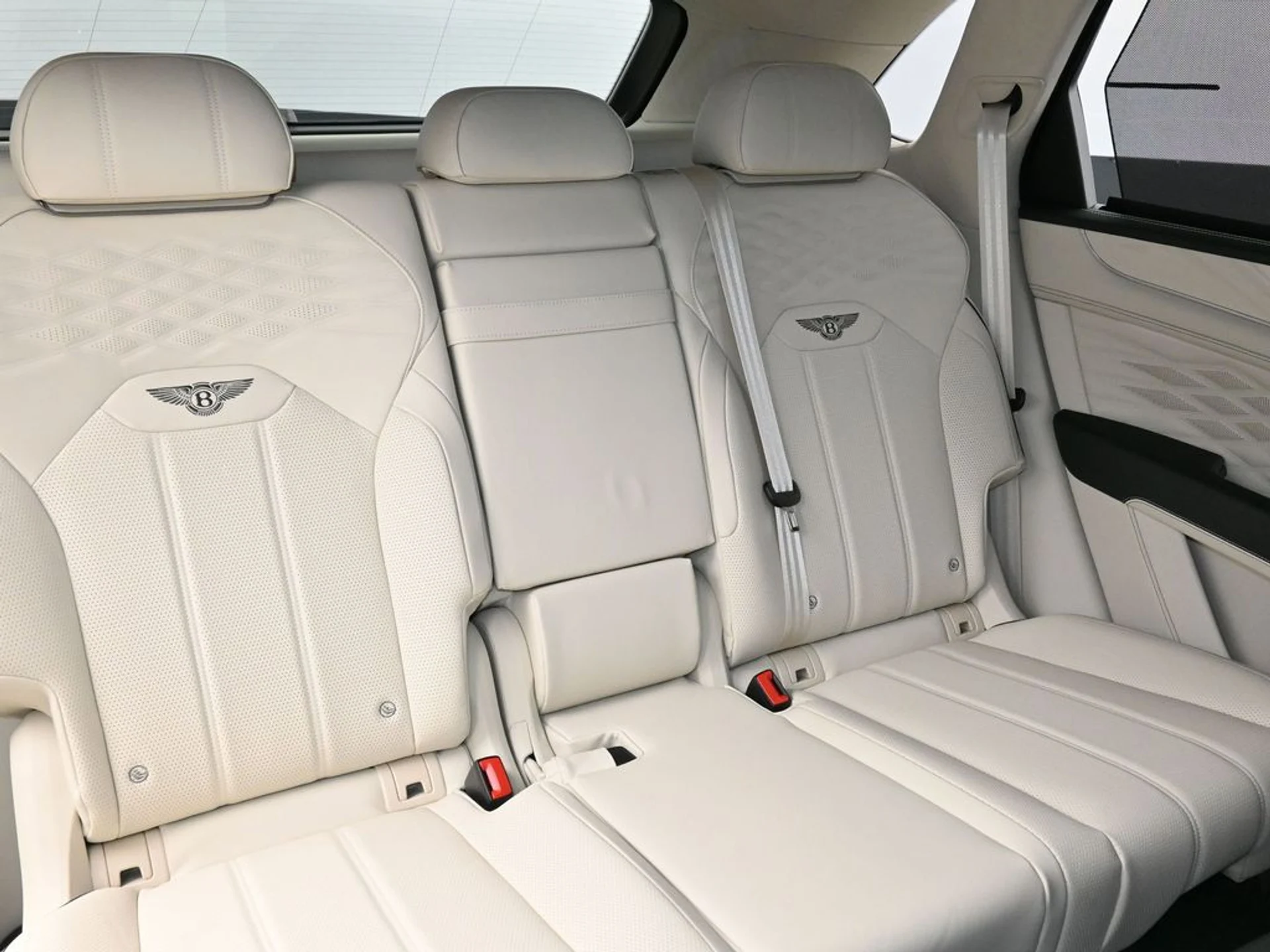 mph015_802522077_f261060136dca46d7270ca58d90937b0x_ebc6282e13