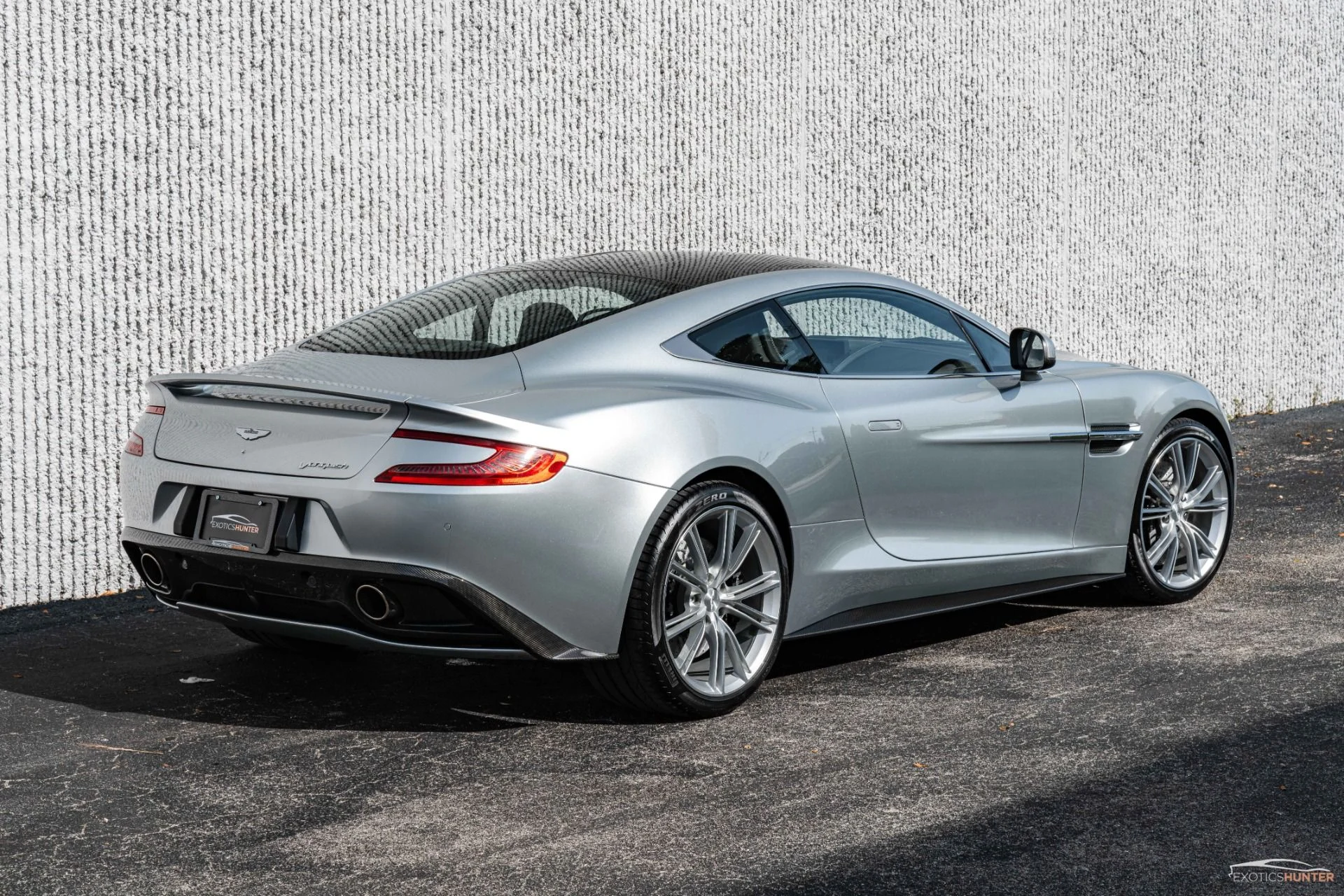 mph015_806088177_Used_2014_Aston_Martin_Vanquish_Iconic_Skyfall_Silver_w_One77_Steering_Wheel_Carbon_Roof_1721934406_1364657919