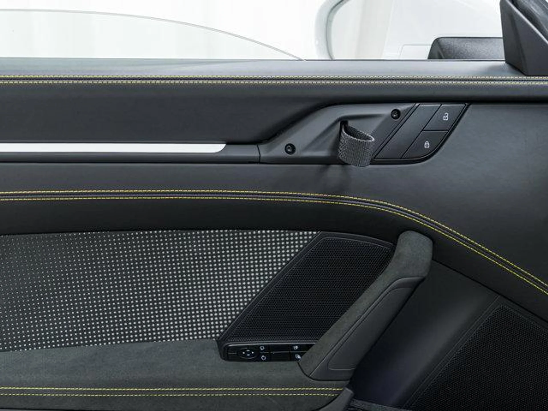 mph015_806439698_k_BD_Gabp_Shezn_Lesl_S9x_A7_Xq5qr4_2550cb85f3