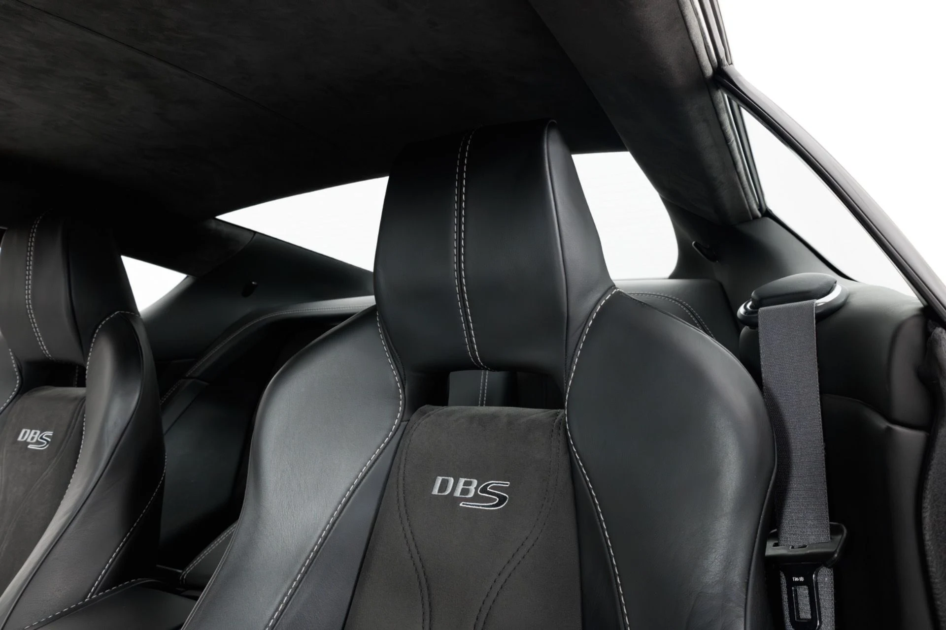 mph015_80693625_Used_2009_Aston_Martin_DBS_1778627759_03a169c80c