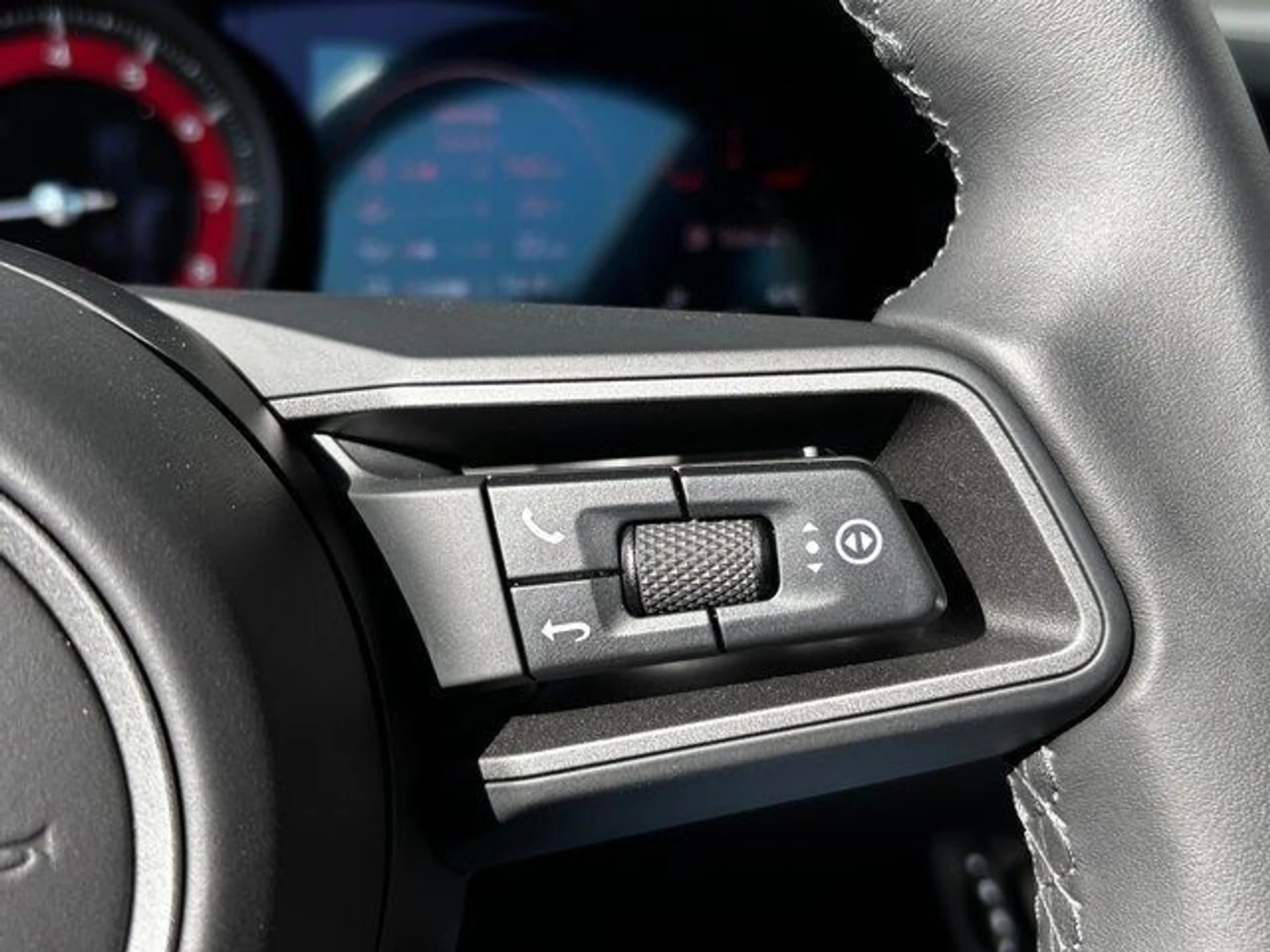 mph015_808268278_6df2260878e6bd33406df86fd70857acx_c27c619bc2