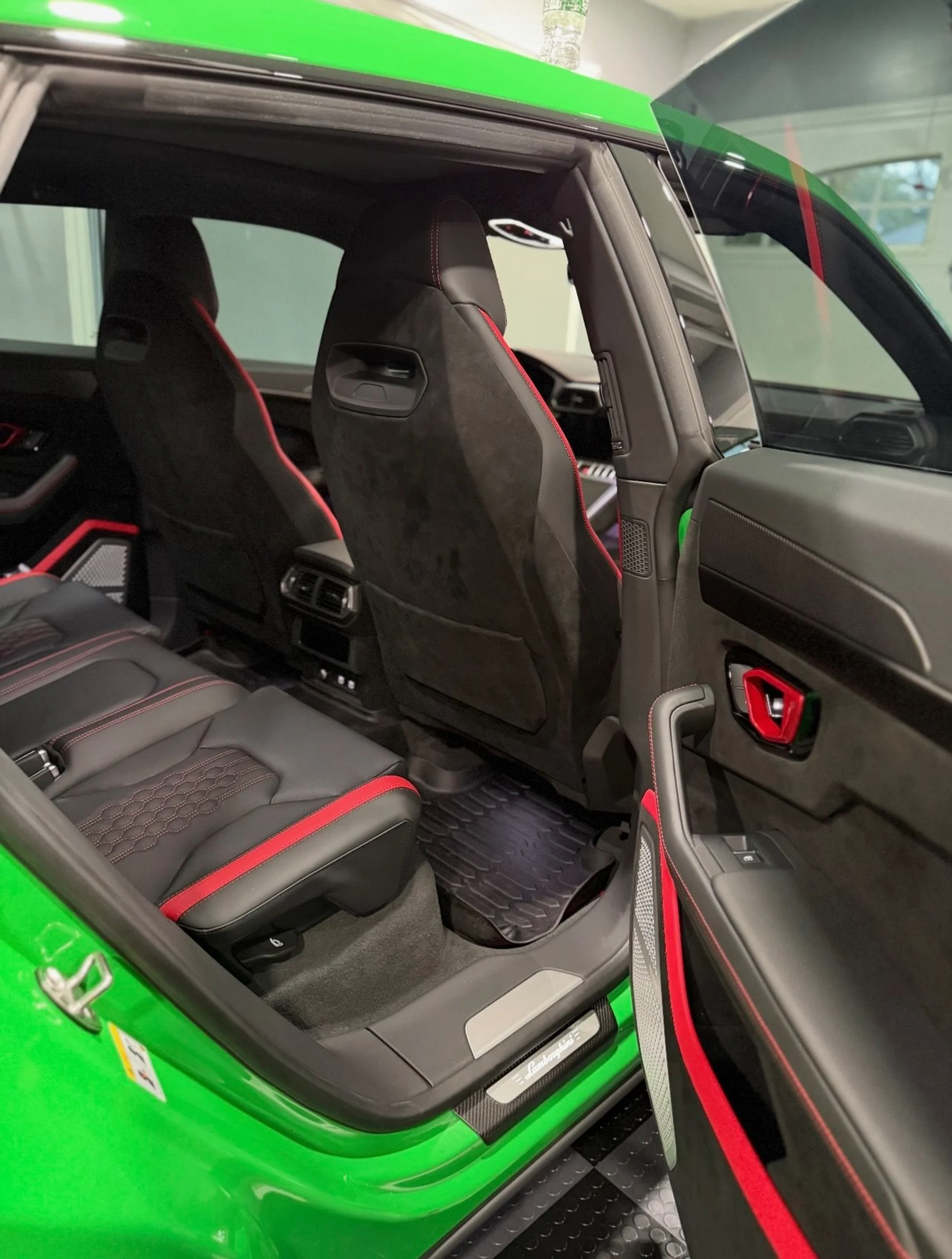 mph015_82383498_Used_2024_Lamborghini_Urus_Performante_1763160820_c2fe6b6541