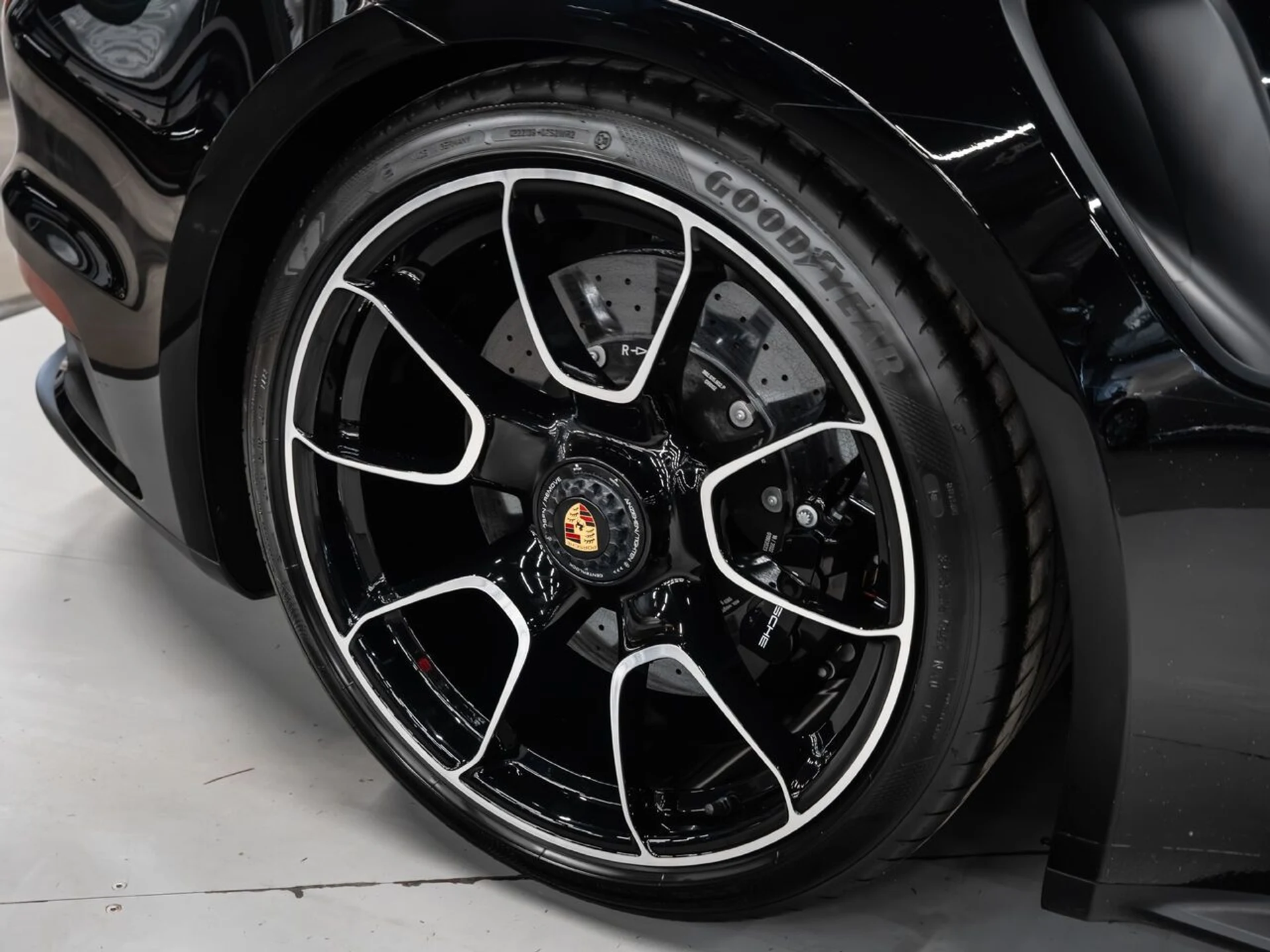 mph015_828159114_porsche_911_2022_728c5118dd