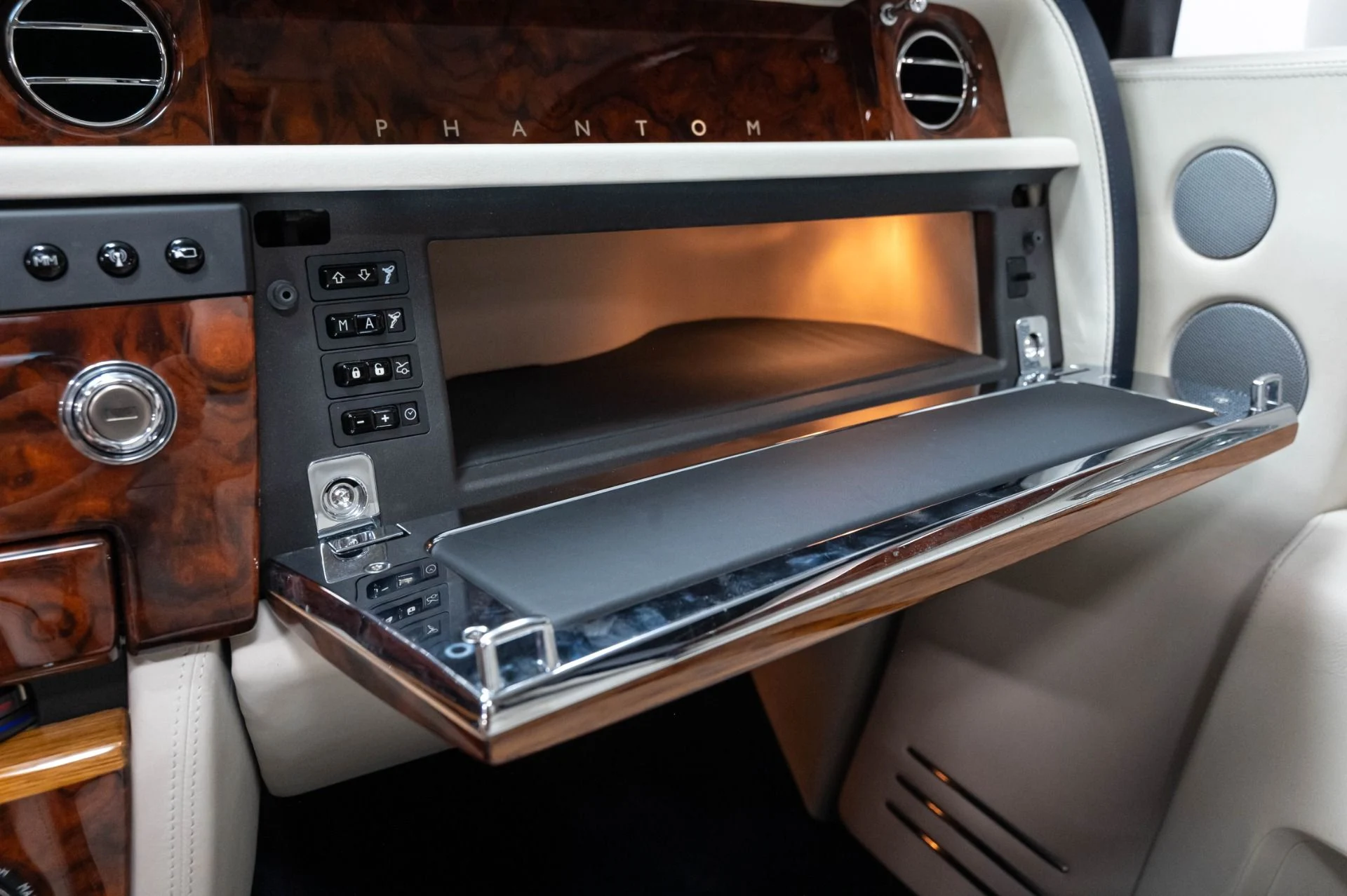 mph015_82919743_Used_2013_Rolls_Royce_Phantom_1784226914_00f7b5b25d