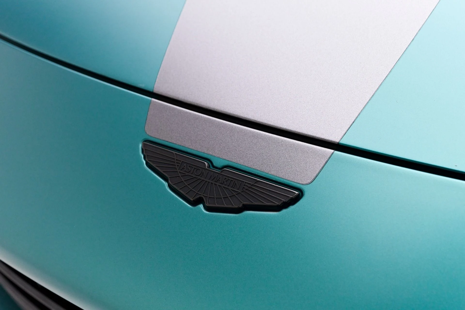 mph015_830198489_Used_2022_Aston_Martin_Vantage_F1_Edition_1756259692_297c91a57c