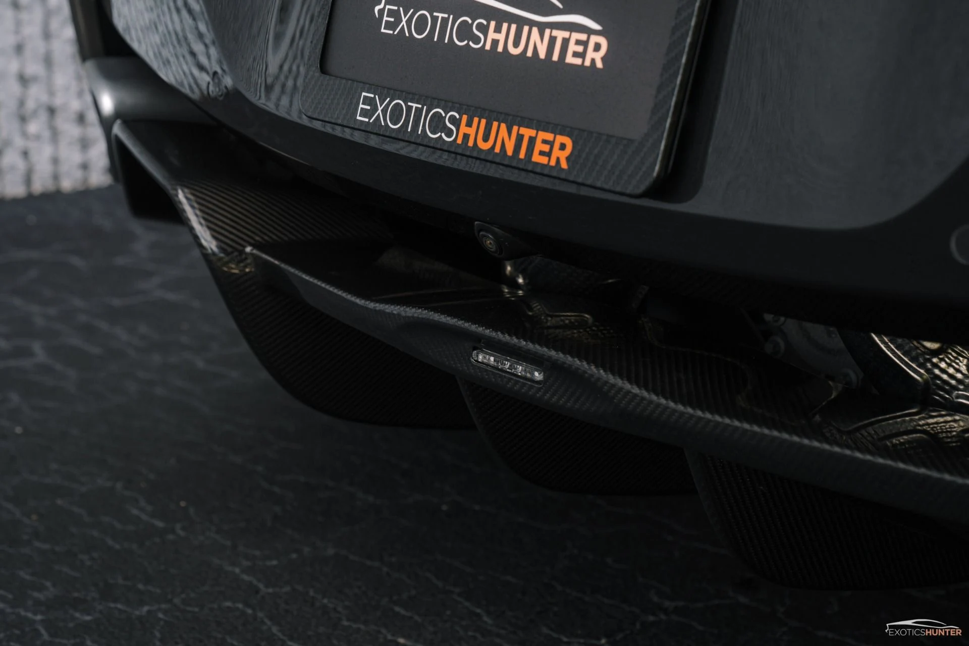 mph015_834618053_Used_2016_Mc_Laren_570_S_in_Blade_Silver_w_Exterior_Carbon_1761343757_4b955376f1