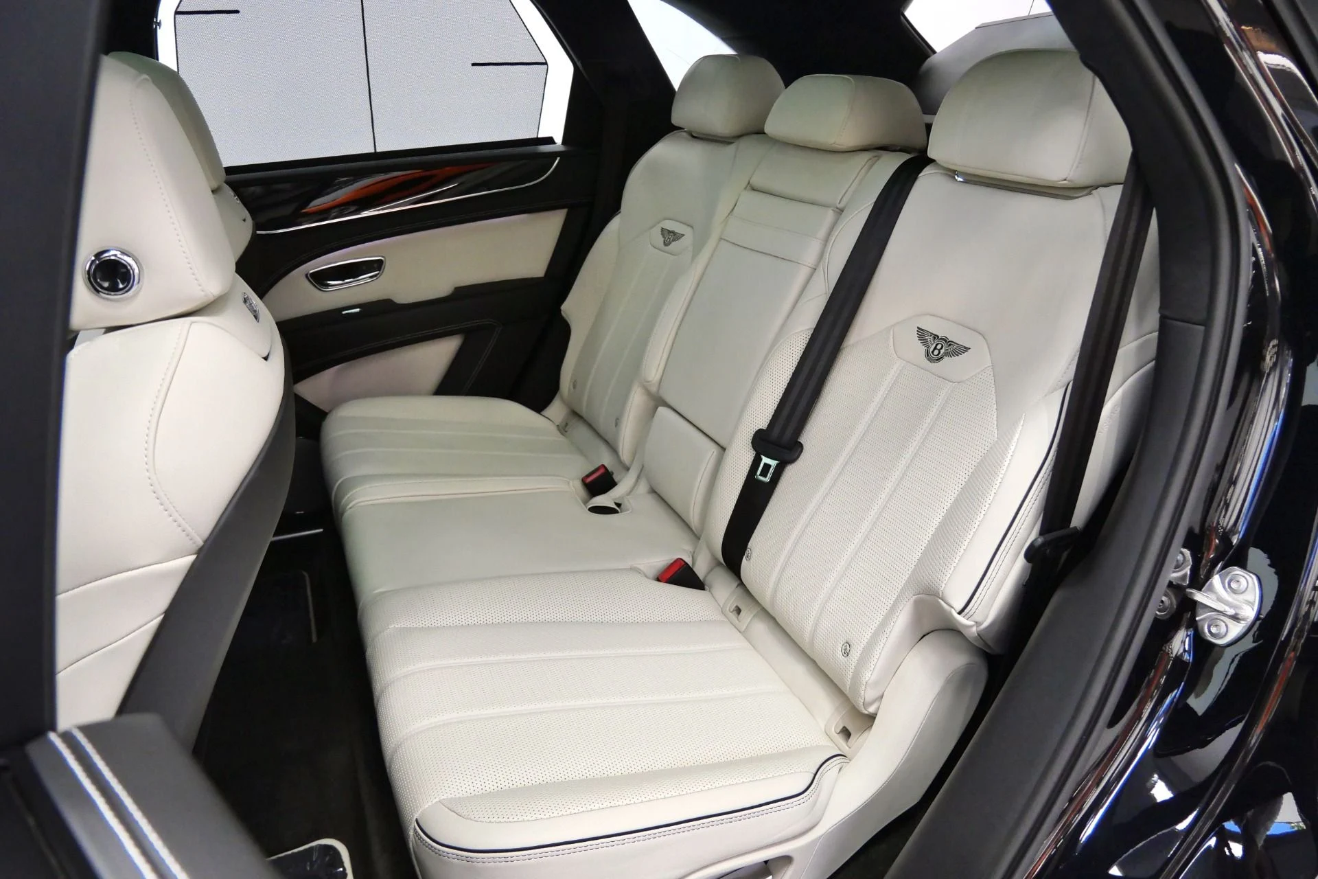 mph015_836525497_Used_2023_Bentley_Bentayga_V8_Touring_Specification_Front_Seat_Comfort_Specification_1783533314_ff2a0f6154