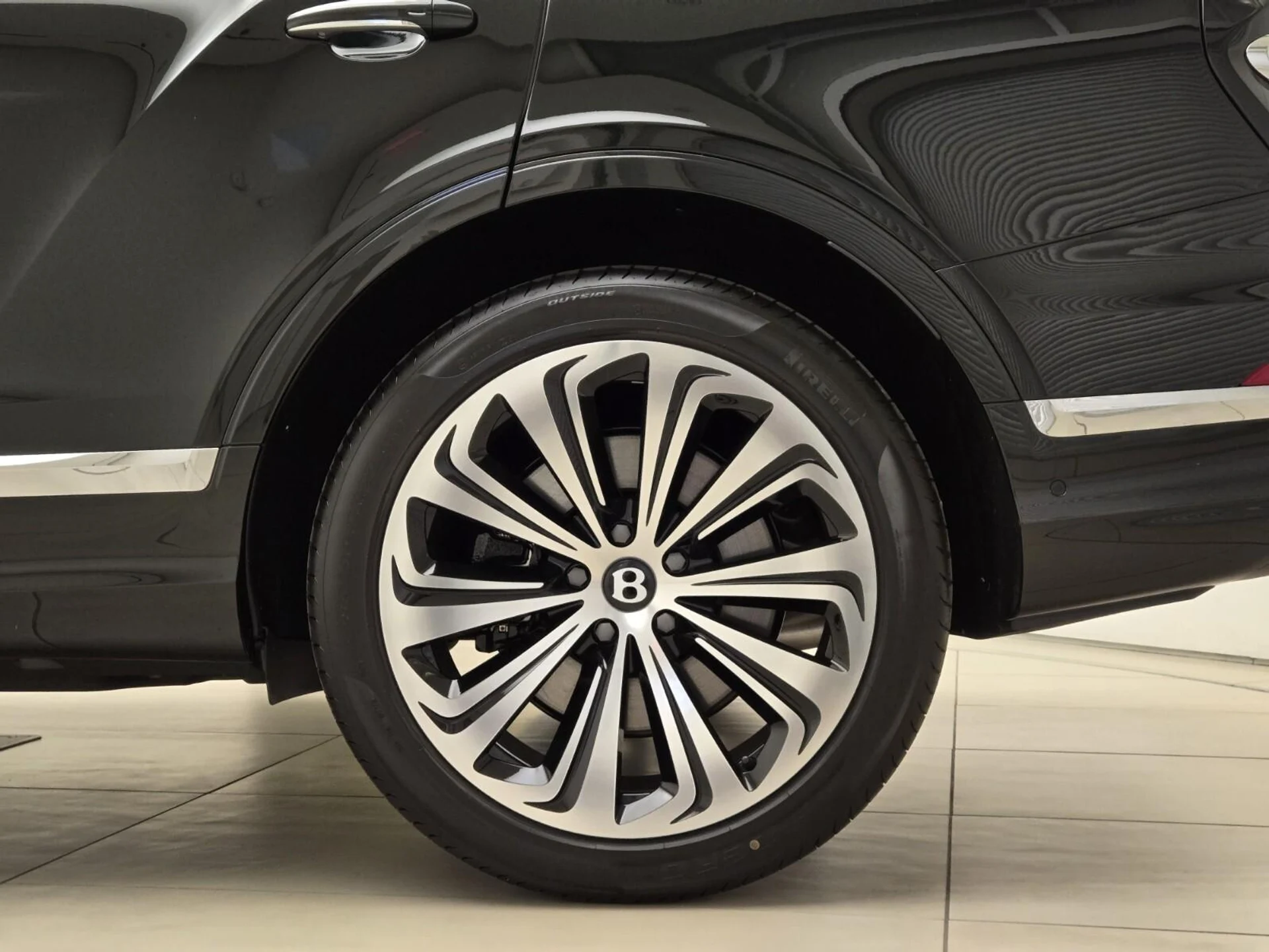 mph015_843907117_Used_2024_Bentley_Bentayga_V8_1743763198_680e1ac003