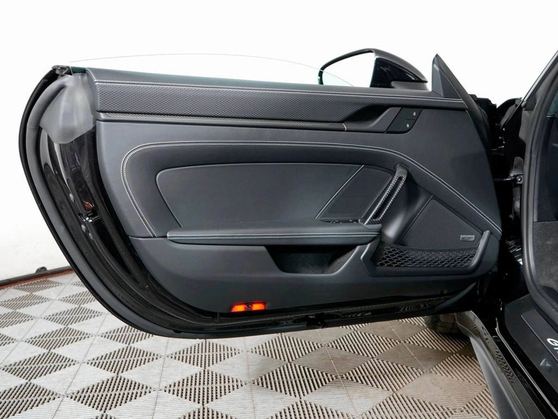 mph015_850221066_16_ba5f59b4b6