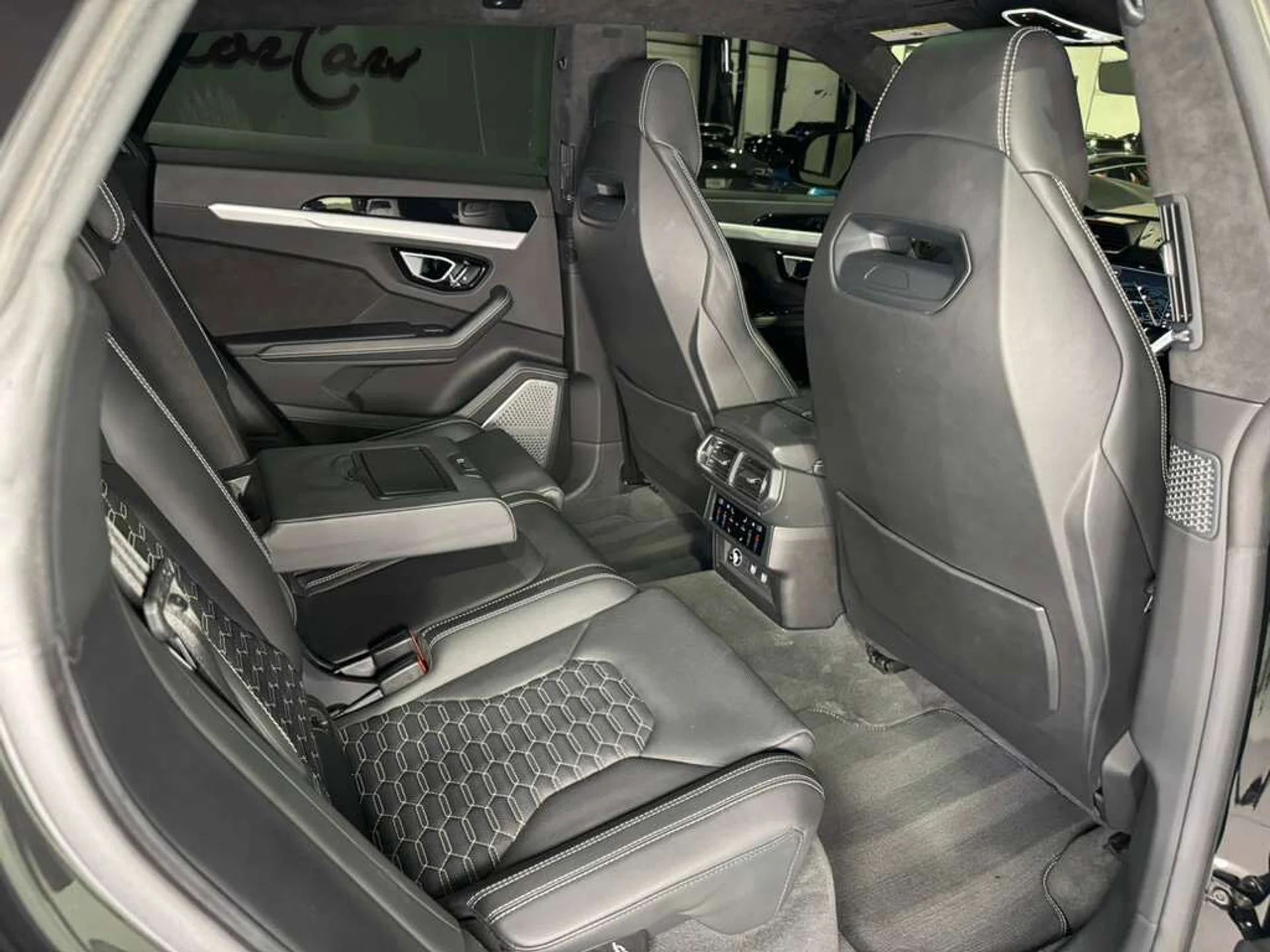 mph015_85663508_e657db815e371f0a3411d6693887f379_25396ca761