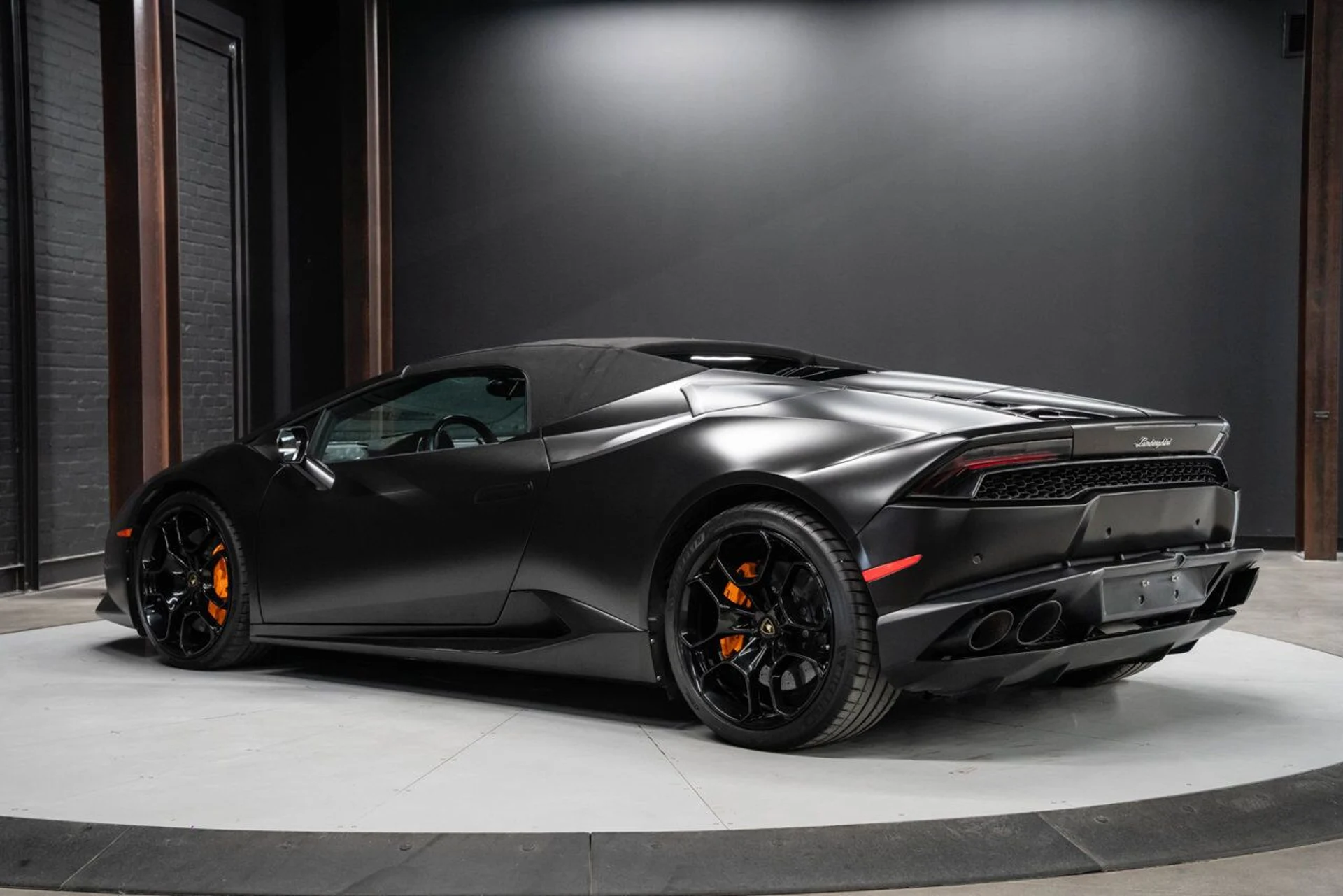 mph015_857781118_lamborghini_huracan_2016_fe3a139c6e