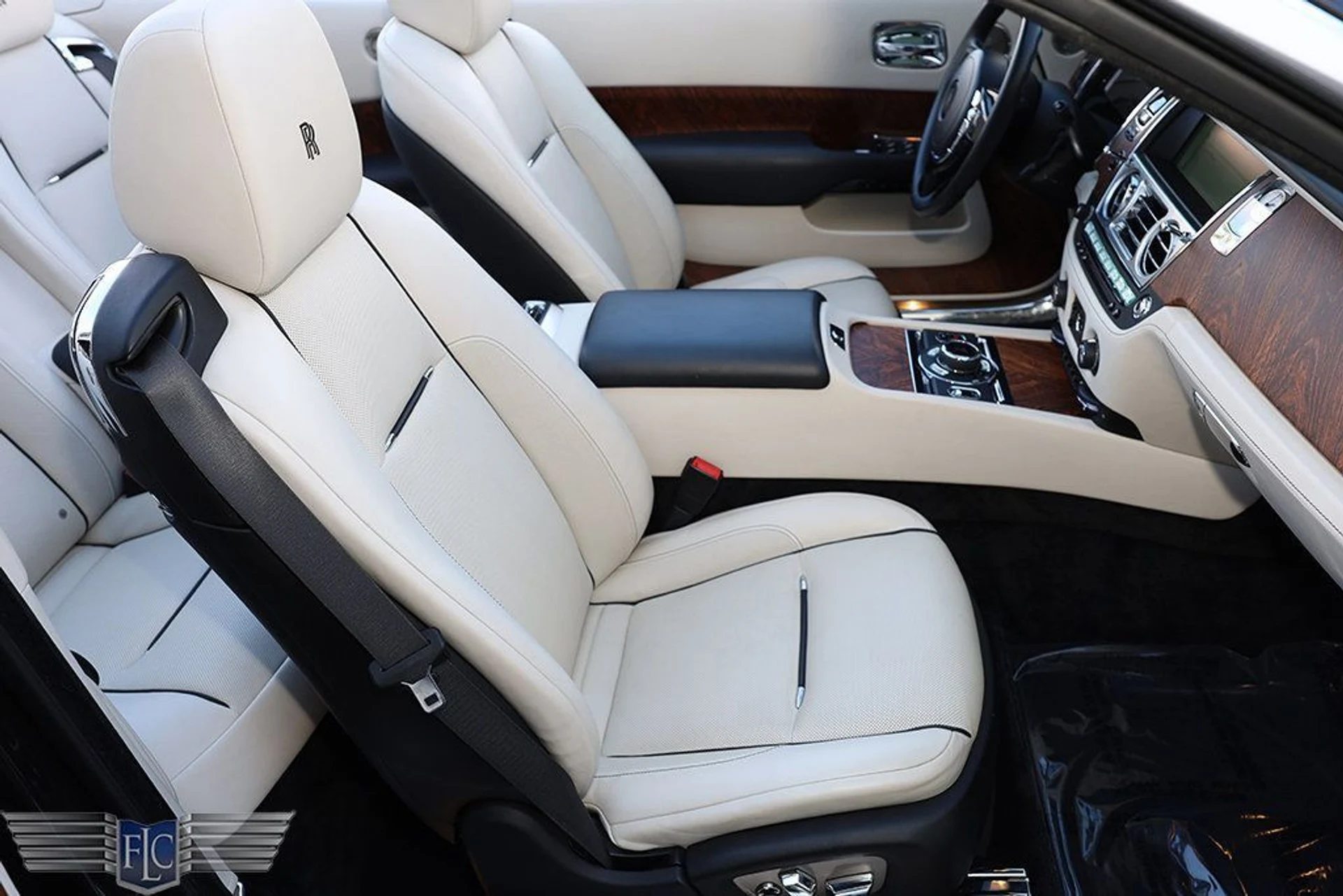 mph015_864449733_used_2017_rolls_royce_dawn_convertible_6305_22967978_16_1024_243c8c342a