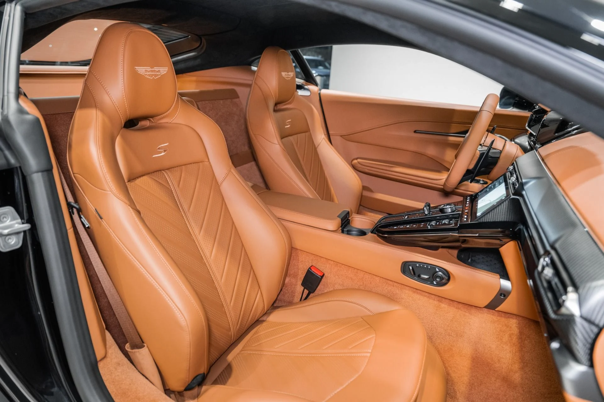 mph015_865771019_New_2026_Aston_Martin_Vantage_S_Coupe_1767629088_e03c62673a