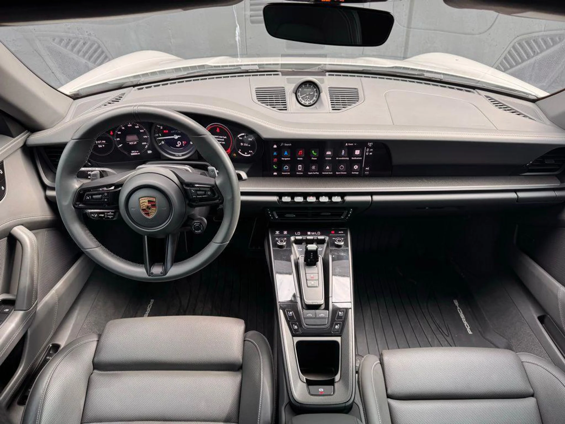 mph015_869645370_z_TN_36_c_B_Ig_Osn61z_Wnw_C9_Illg_NY_74624b22b5