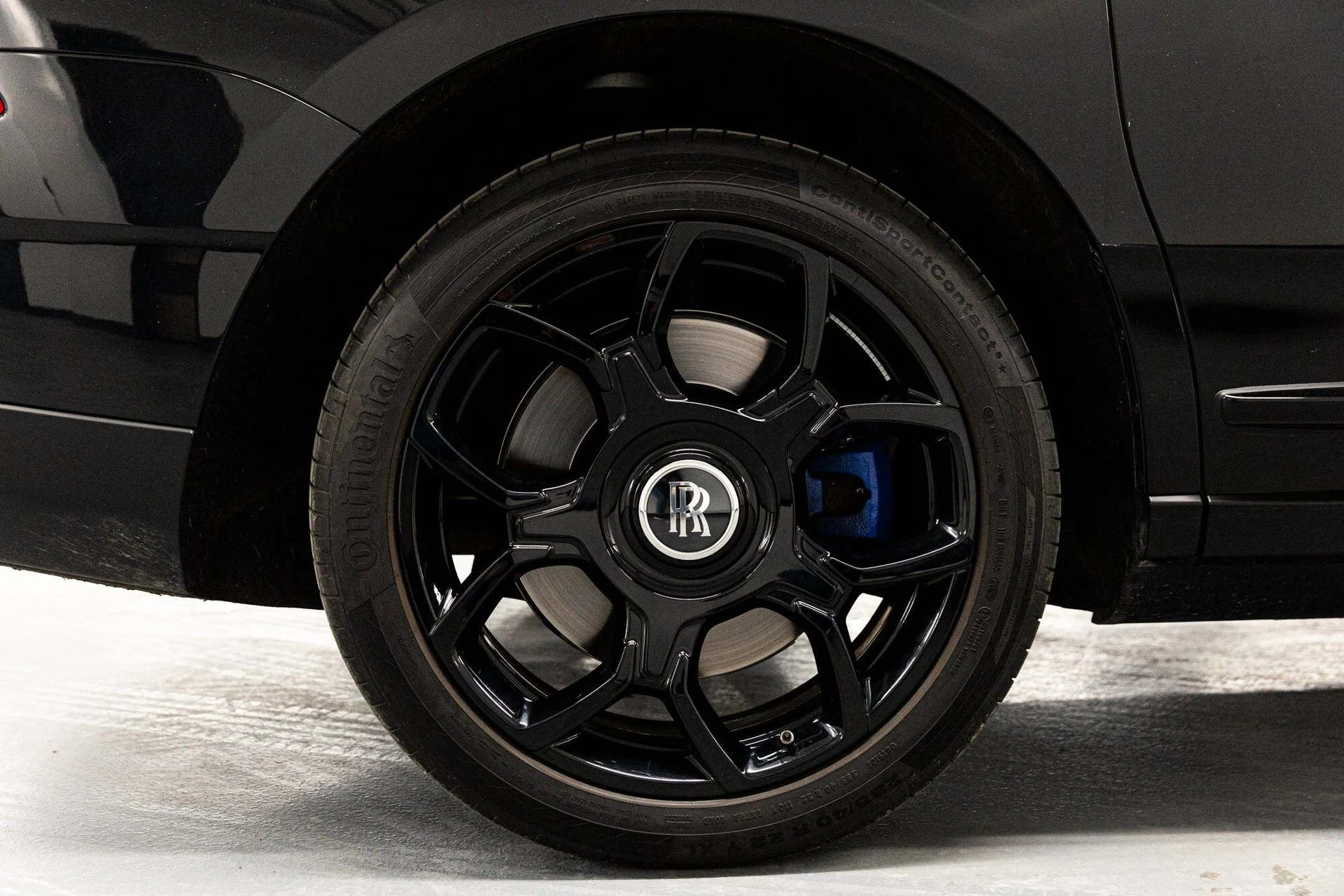 mph015_869668043_eb9912ec31a655e946fc60c33b7ea673x_4cd7a096bc