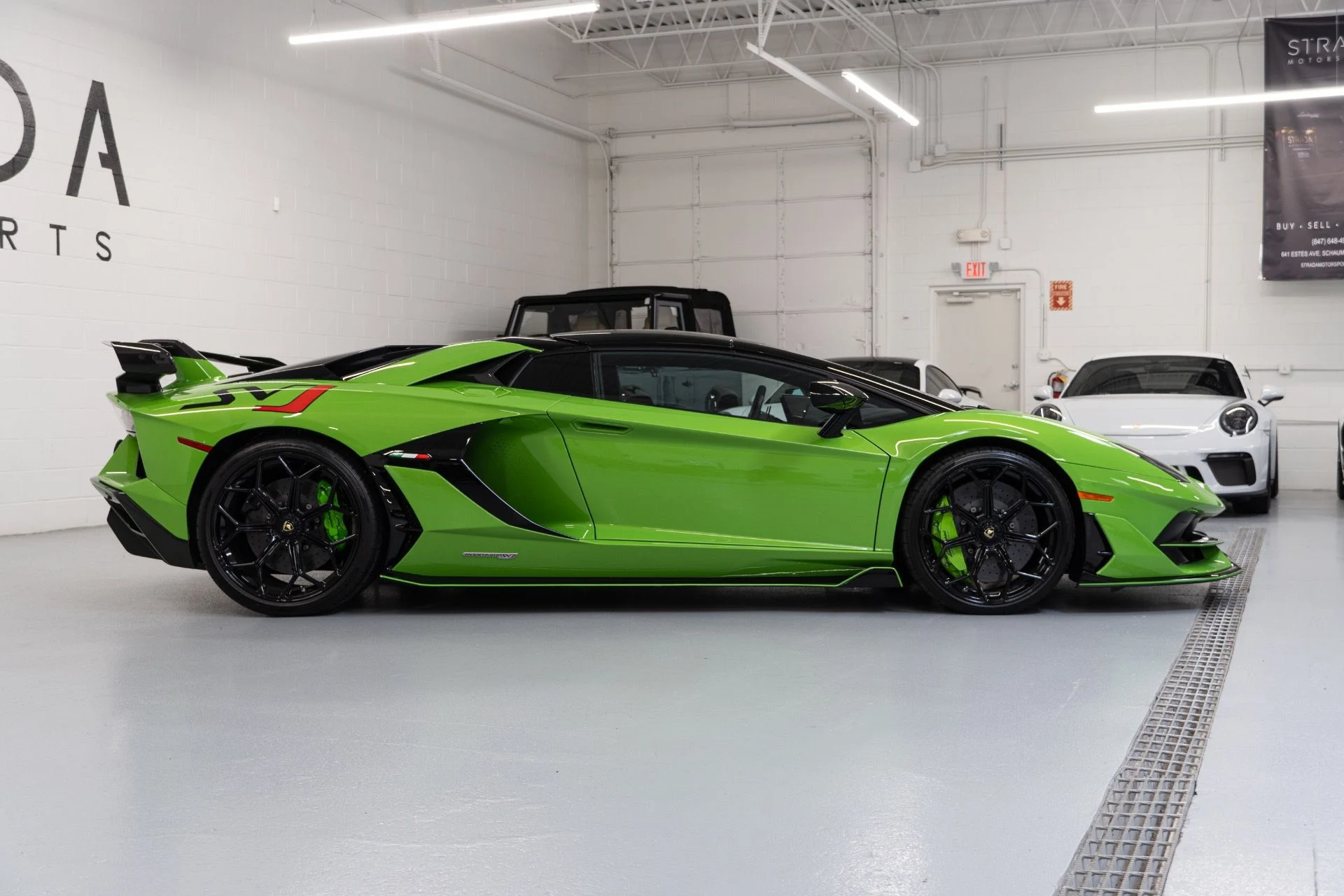 mph015_871333708_Used_2021_Lamborghini_Aventador_LP_770_4_SVJ_1763584595_71258a4984