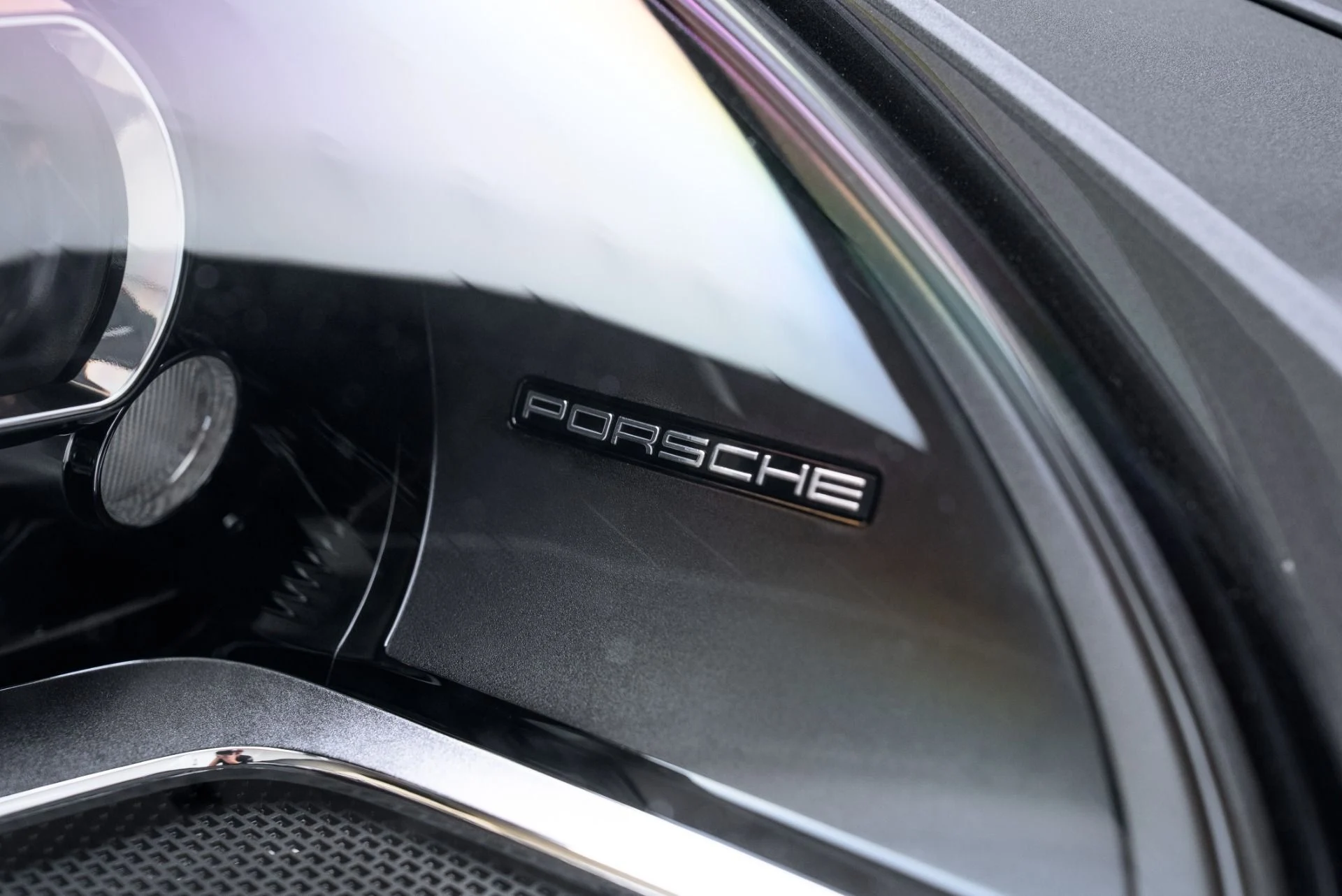 mph015_877130058_Used_2020_Porsche_911_Carrera_1775067552_c4f7efa013