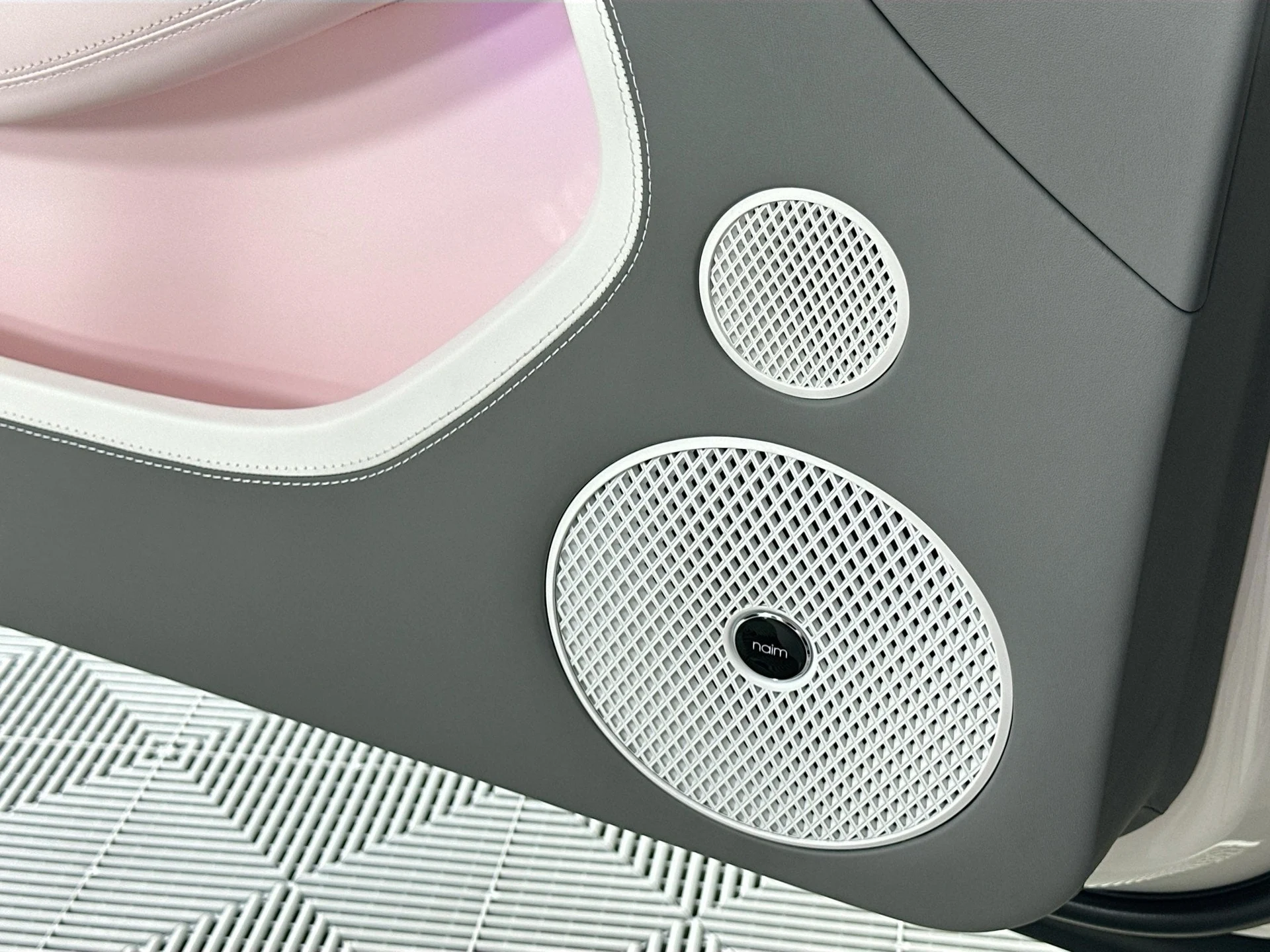 mph015_878912639_16_bf18b0eb08