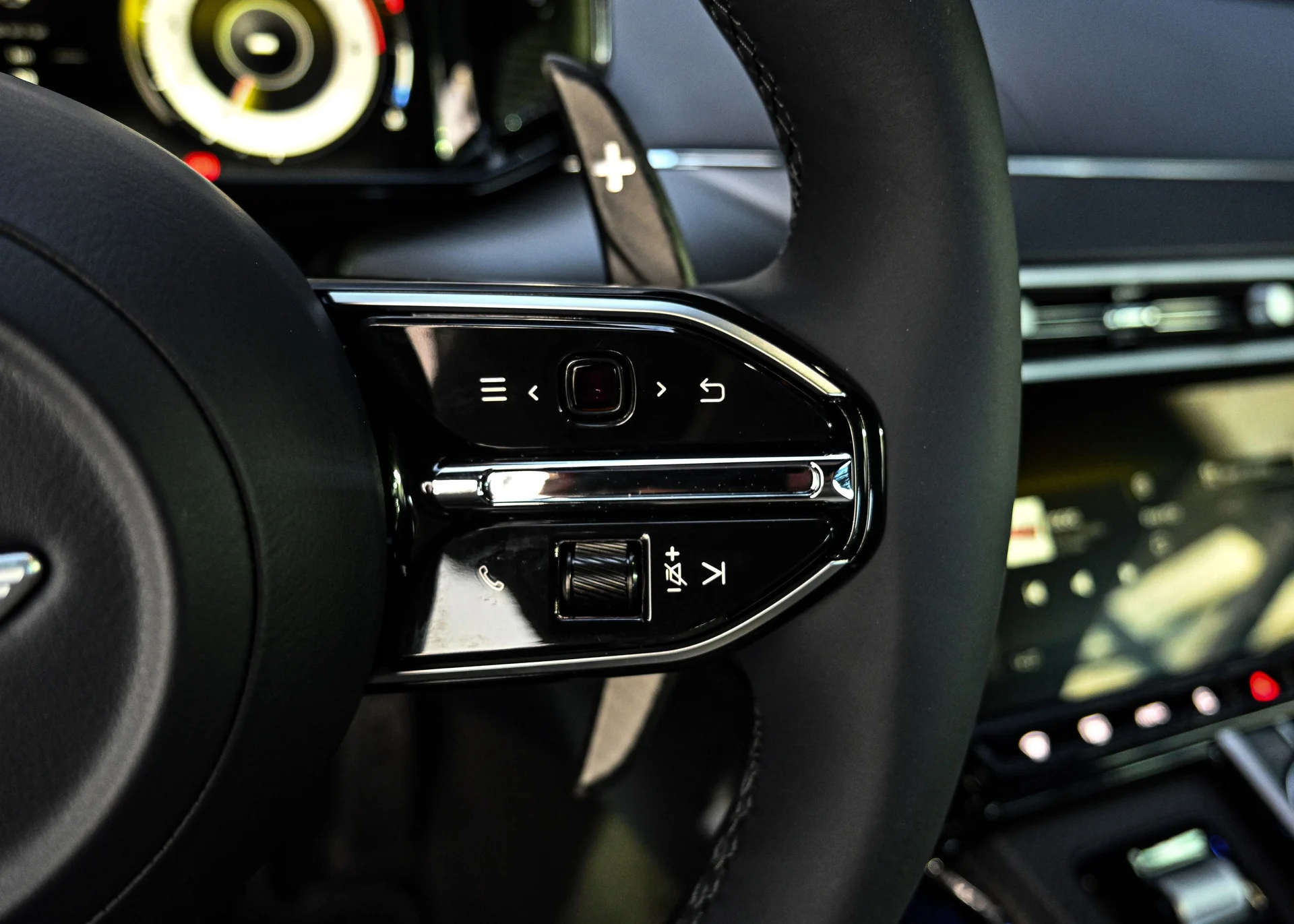 mph015_884174553_273c0c5e_77ac_48ec_8ba2_b5a777f1891f_b6416acd5a