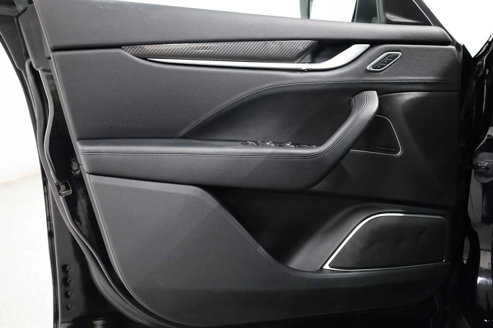 mph015_884647600_ba17dffe27518e1edba6e423a9d3ba18_2f3a15ee68